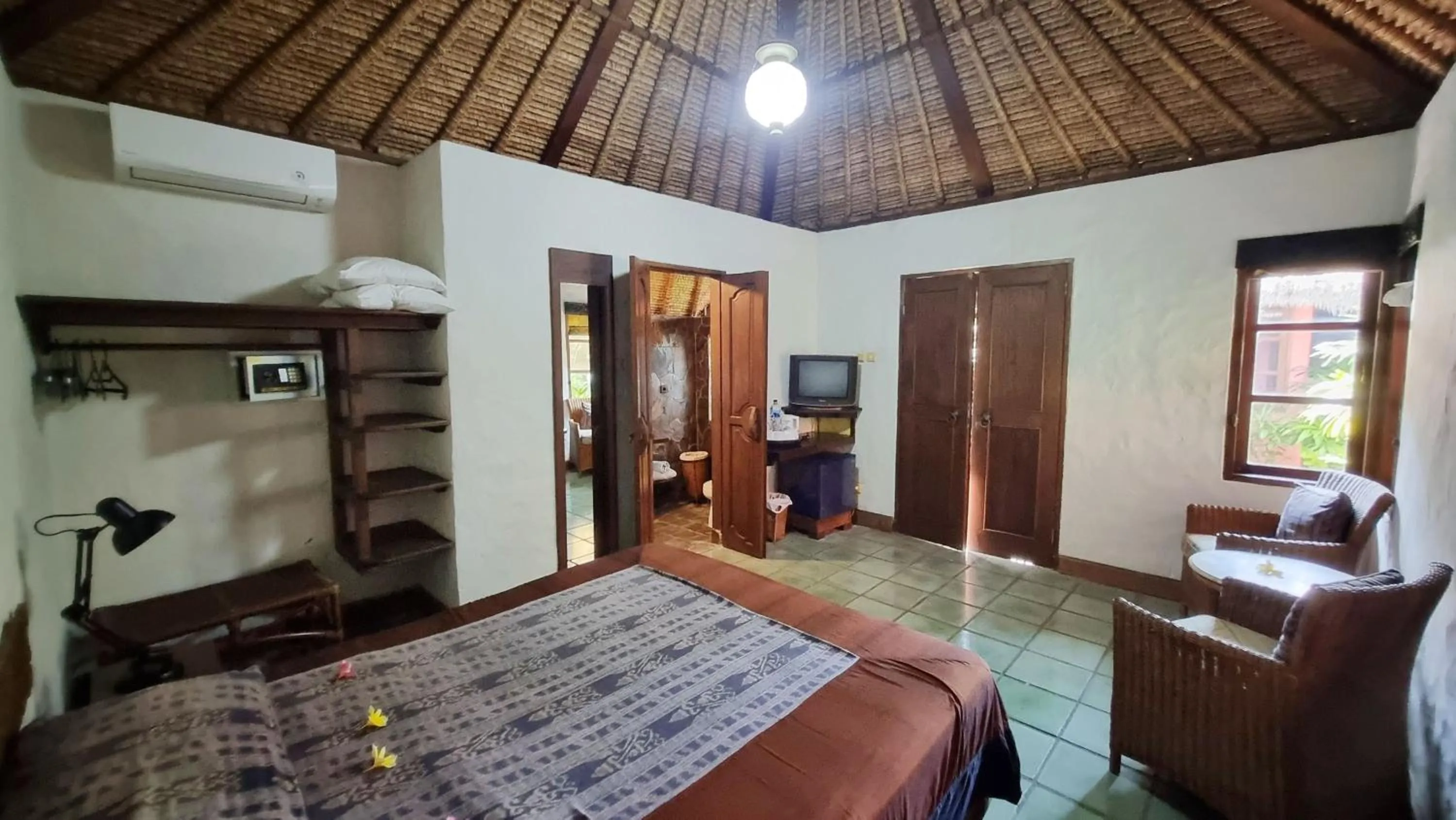 Bed in Flash Back Bungalow