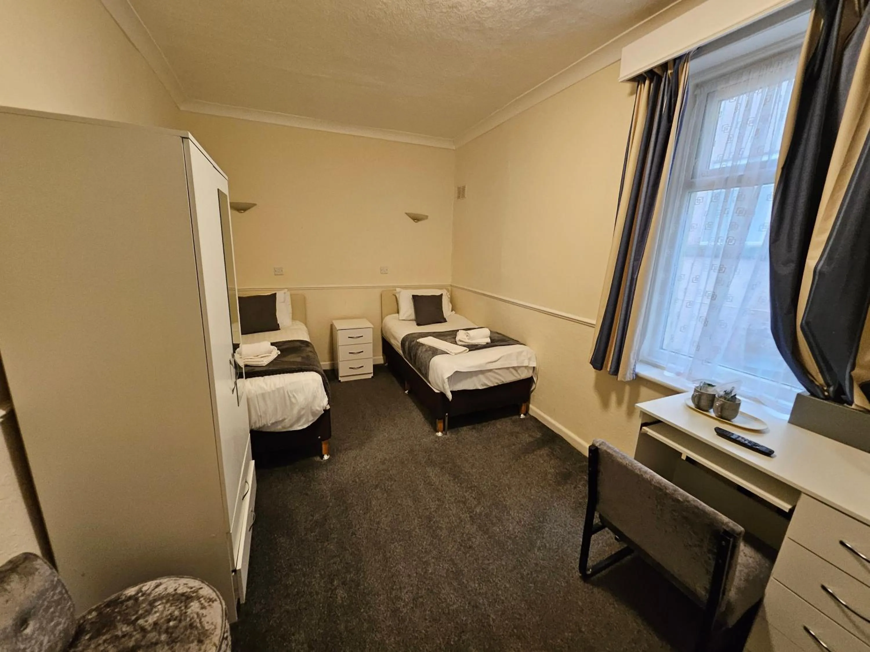 Bedroom, Bed in The President Hotel