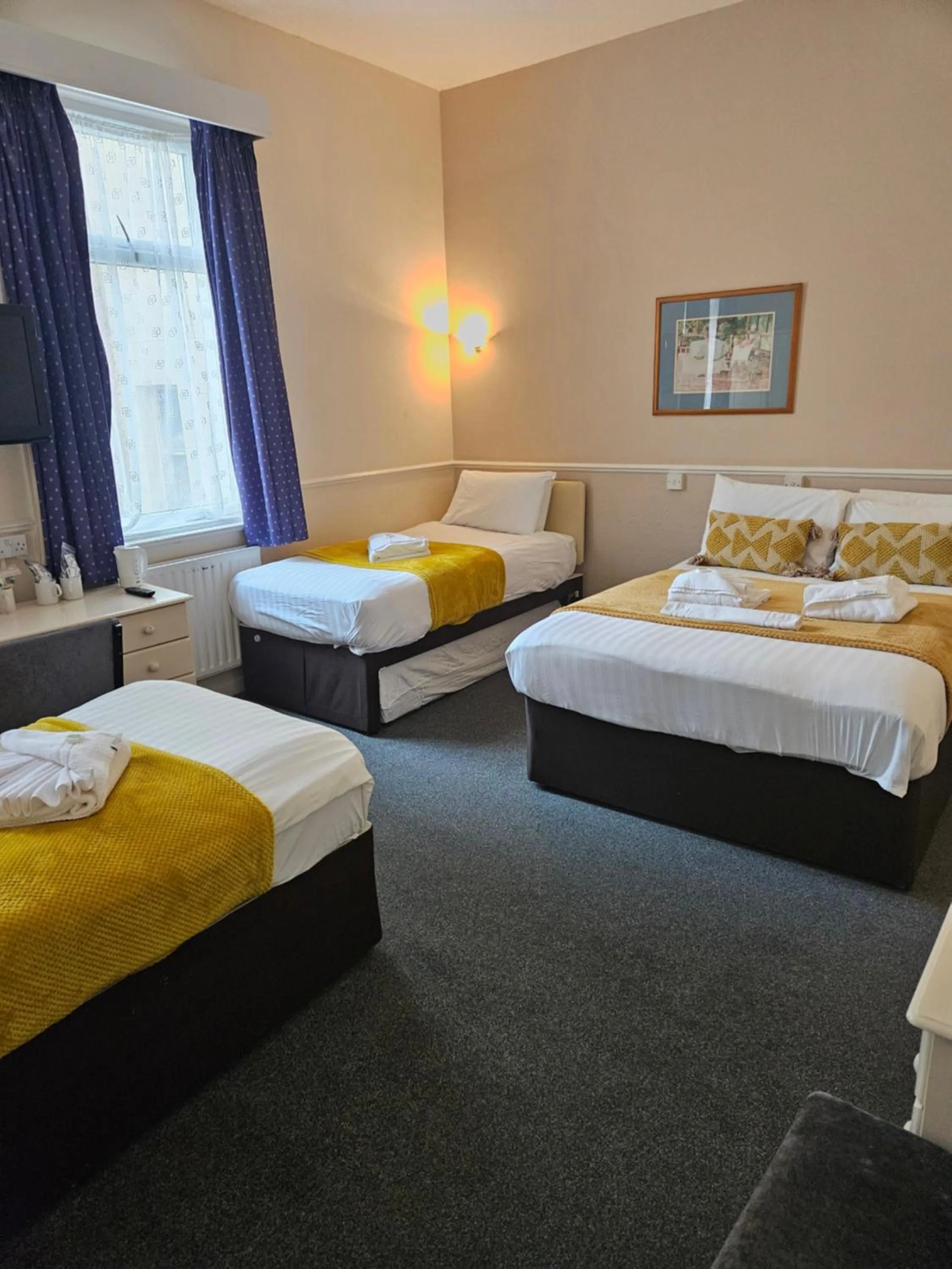 Bedroom, Bed in The President Hotel