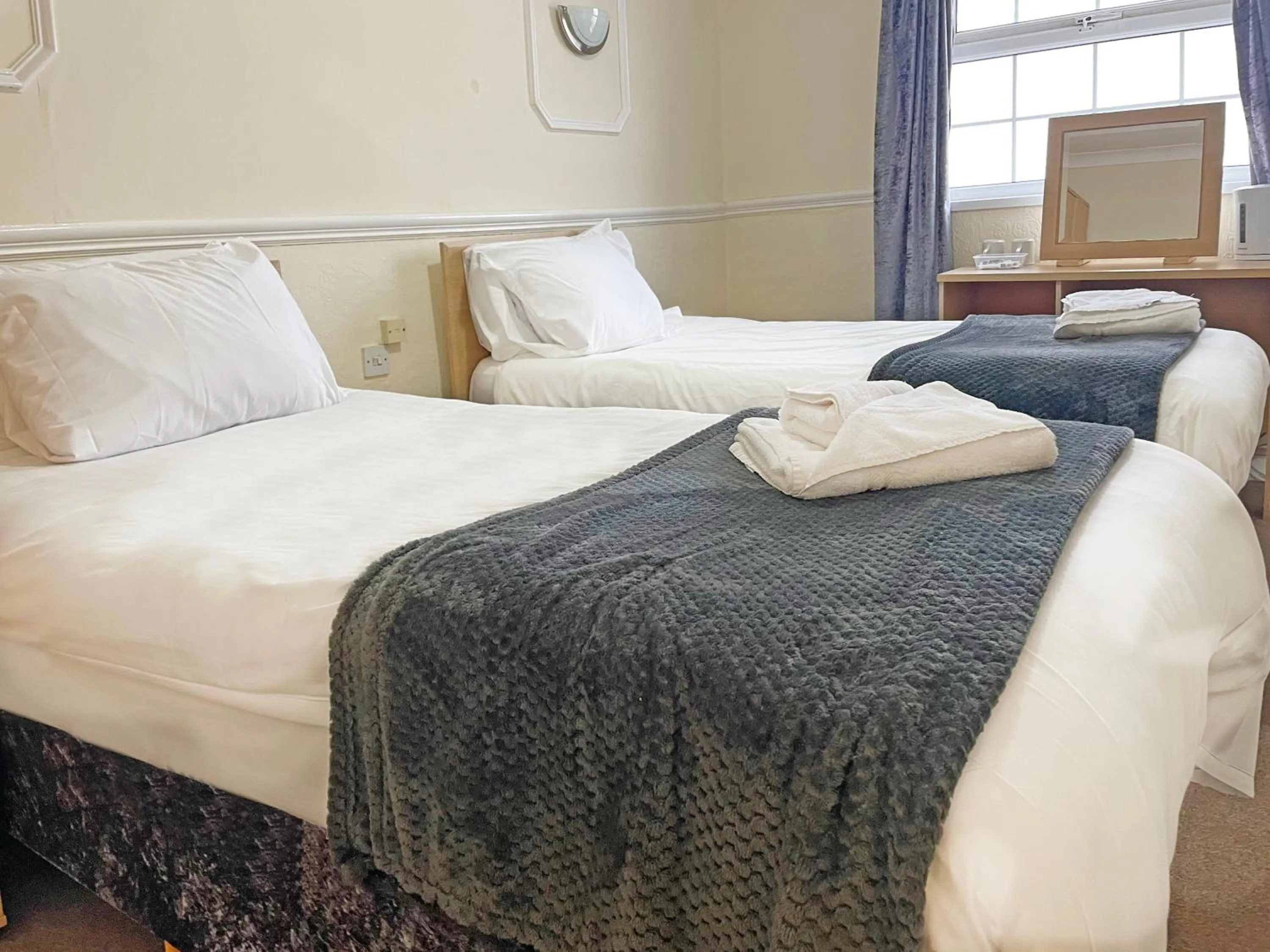 Bedroom, Bed in The President Hotel