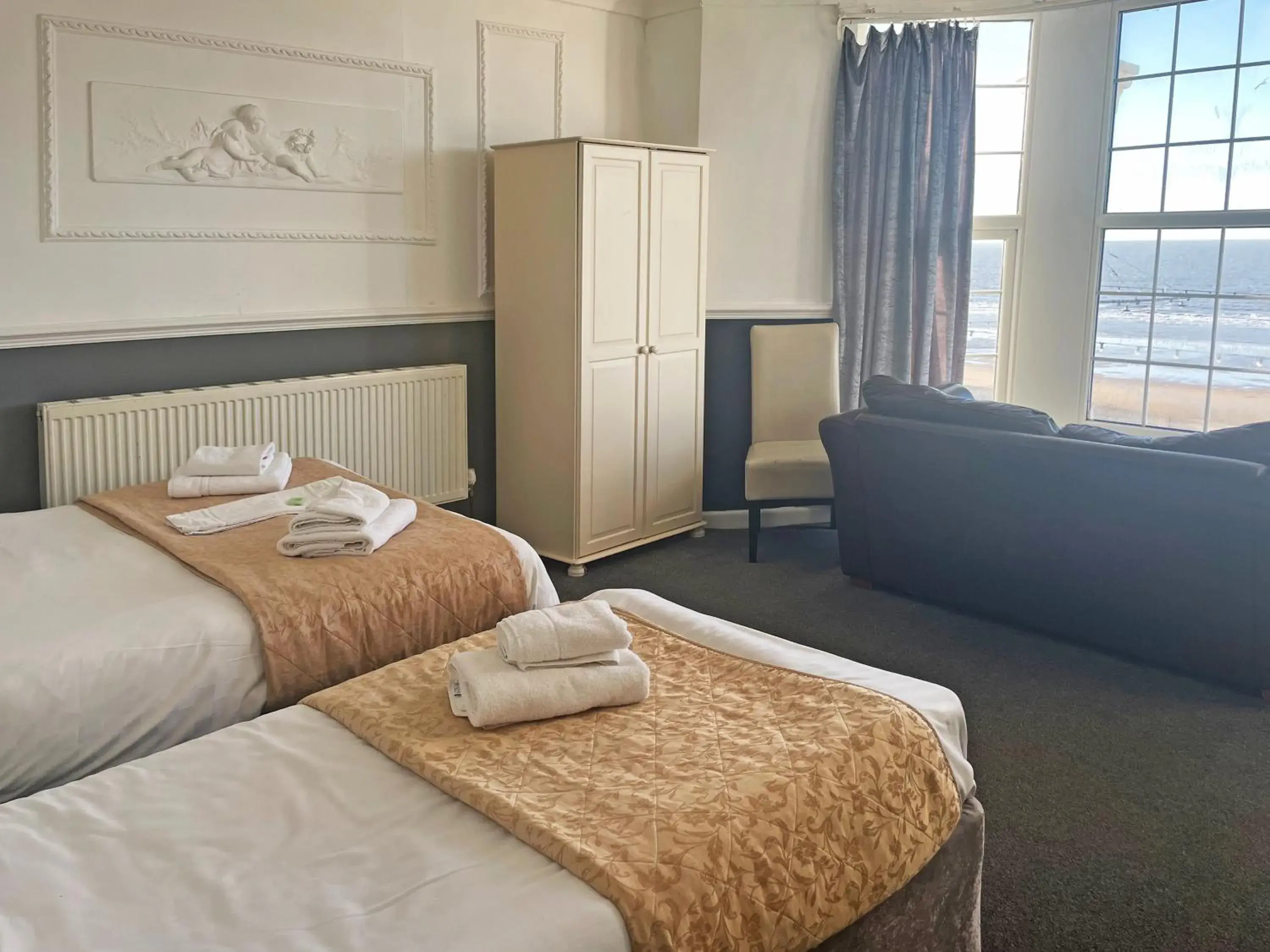 Executive Suite in The President Hotel Executive Suite in The President Hotel