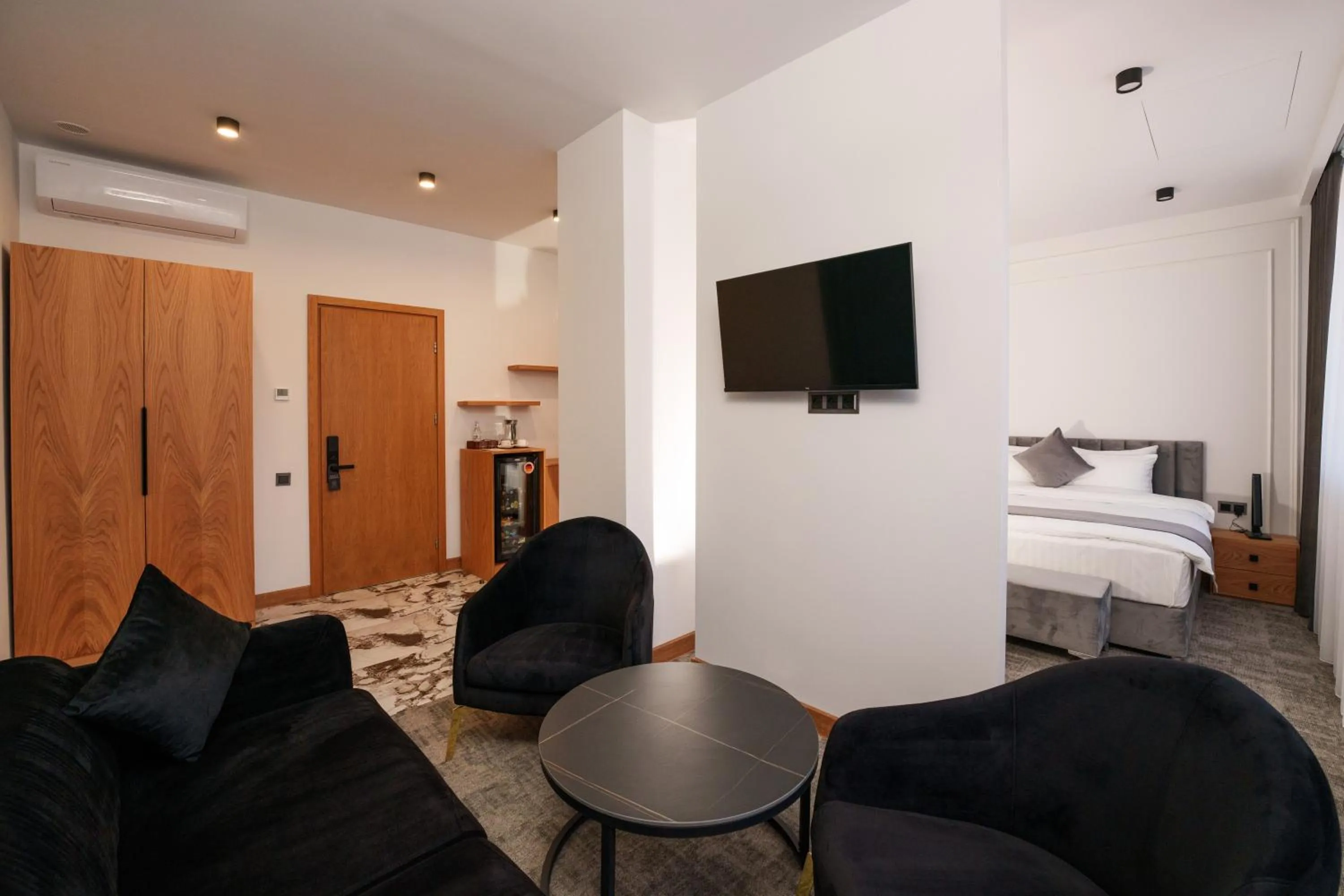 Photo of the whole room, Bed in Revive Boutique Hotel