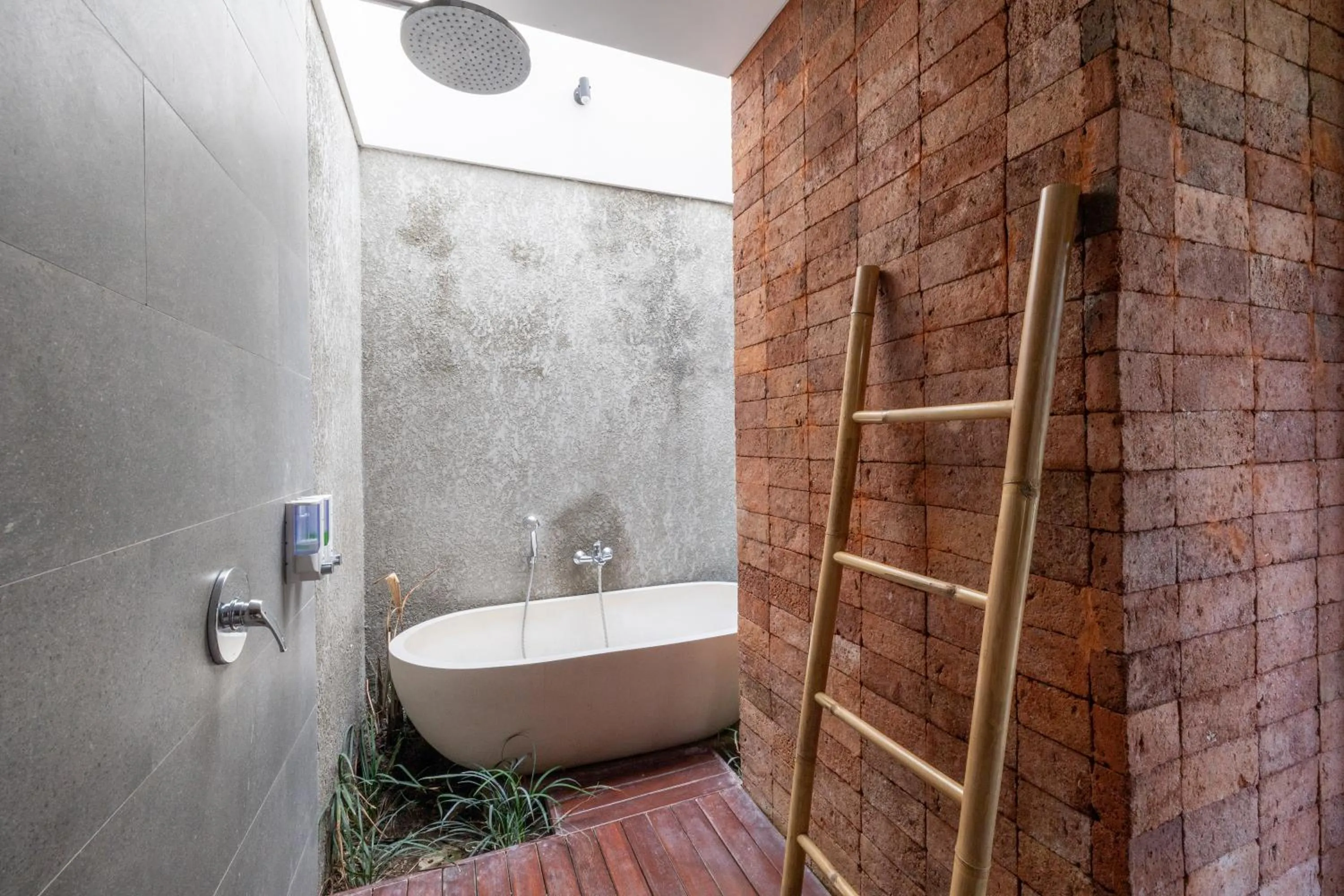 Shower in Casanina Ubud Villas
