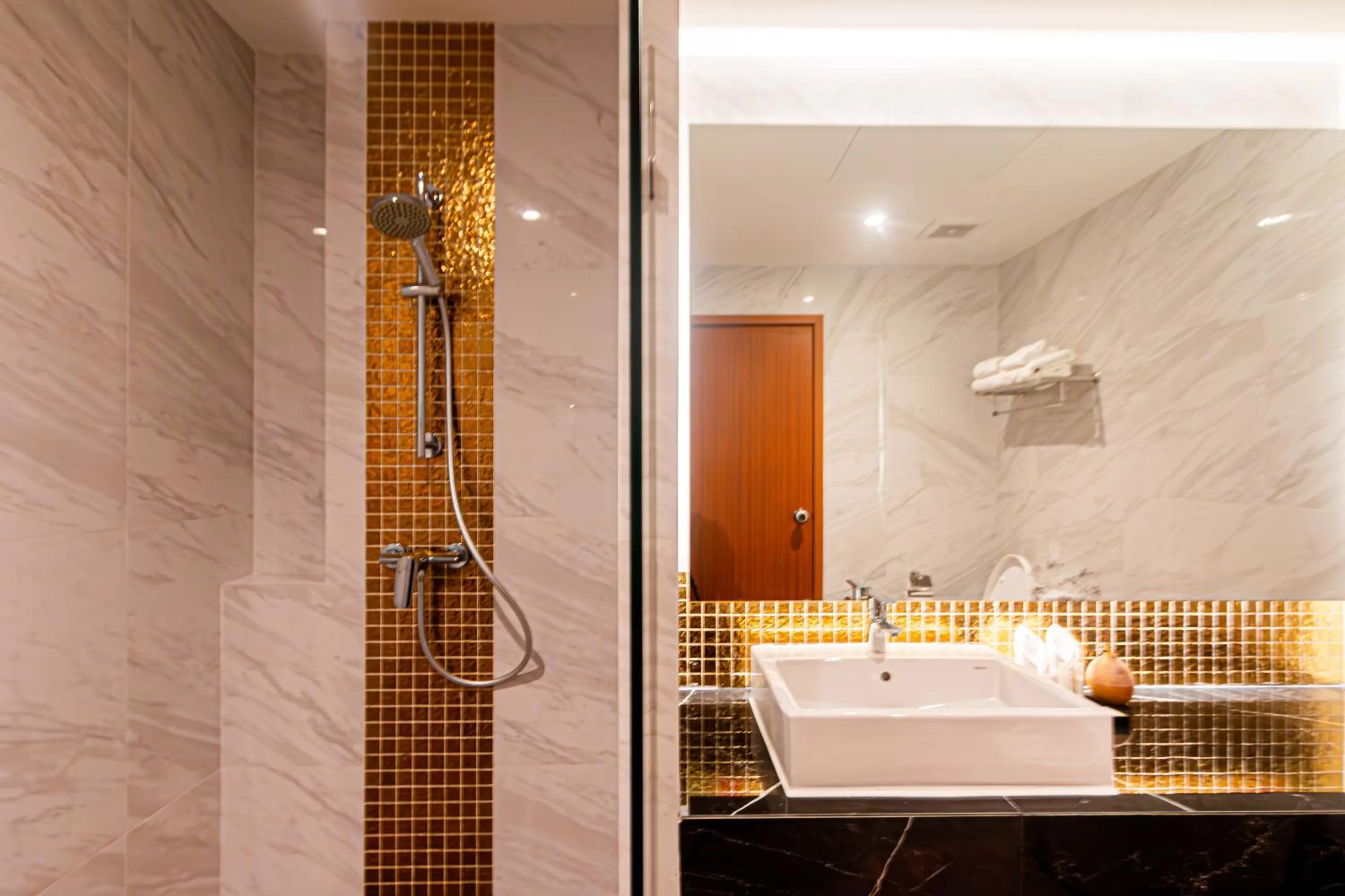 Shower in Frame Hotel Bangkok