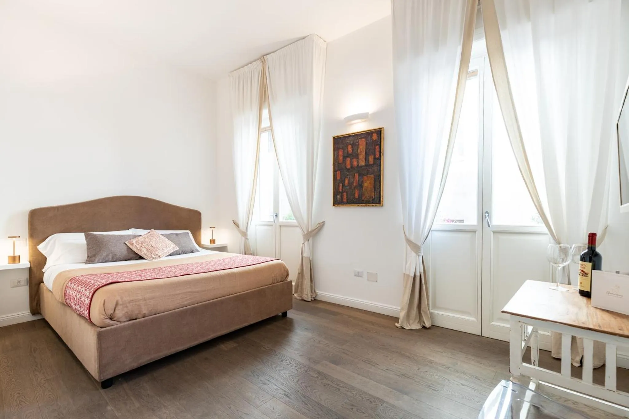 Bedroom, Bed in Efamoresca