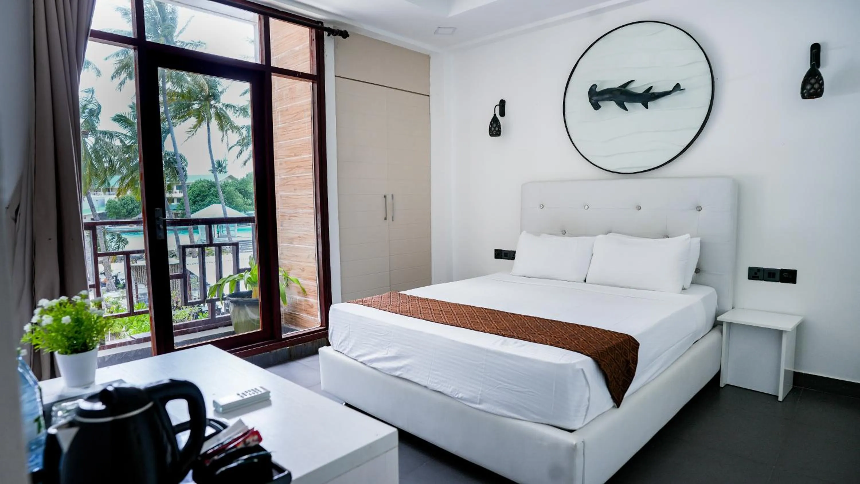 Photo of the whole room, Bed in Silver Oasis Maldives