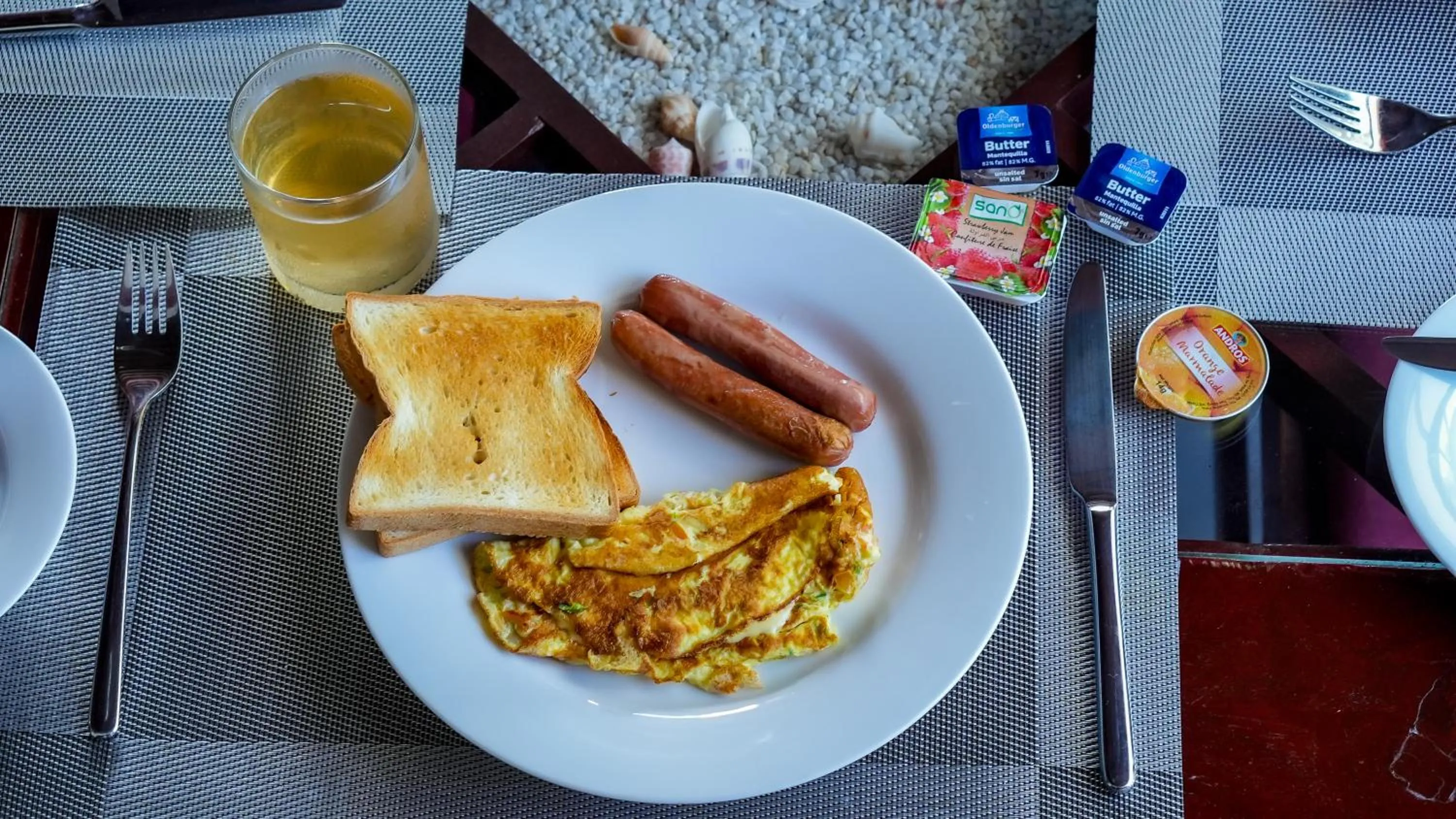 Breakfast in Silver Oasis Maldives
