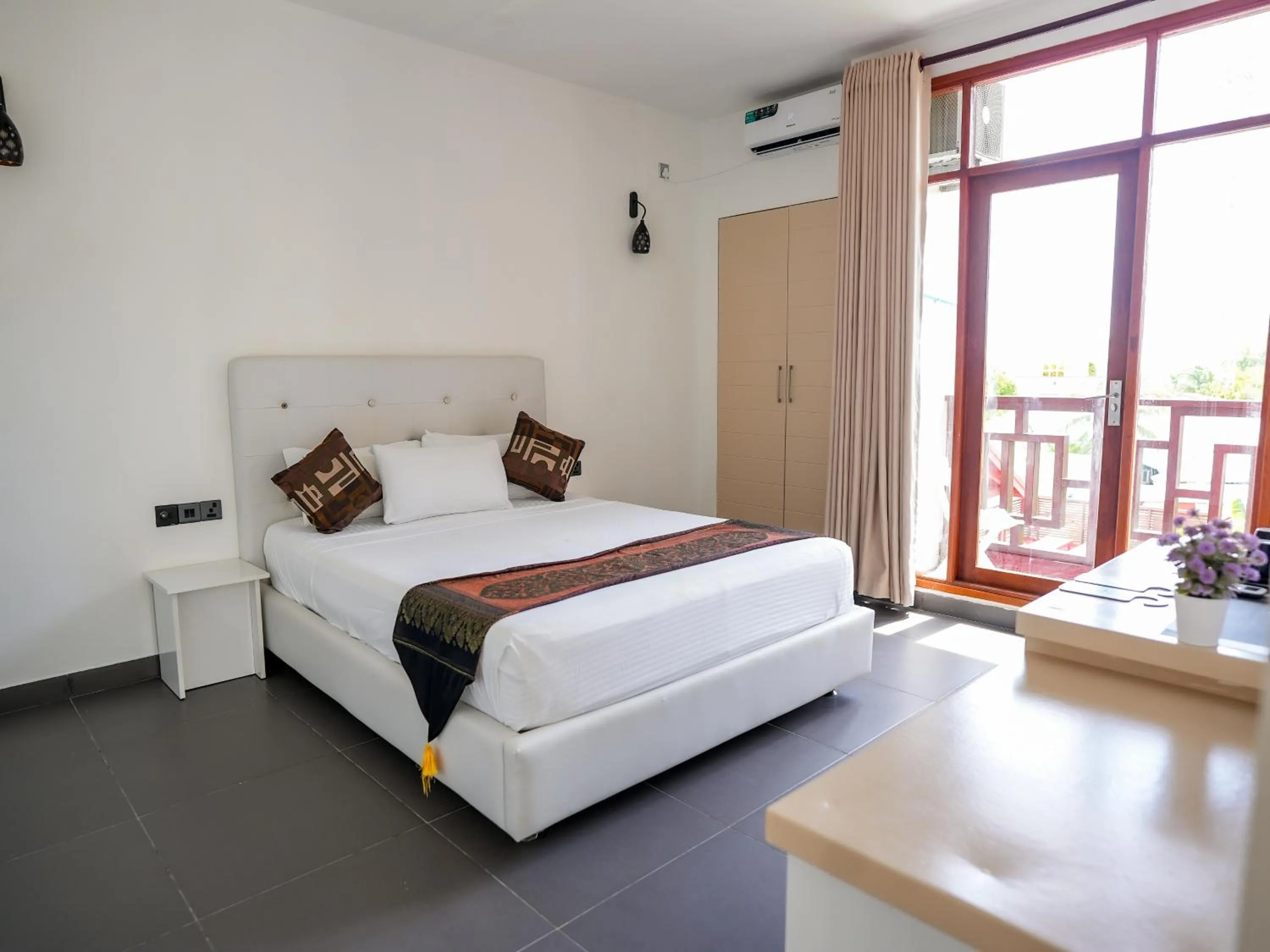 Photo of the whole room, Bed in Silver Oasis Maldives