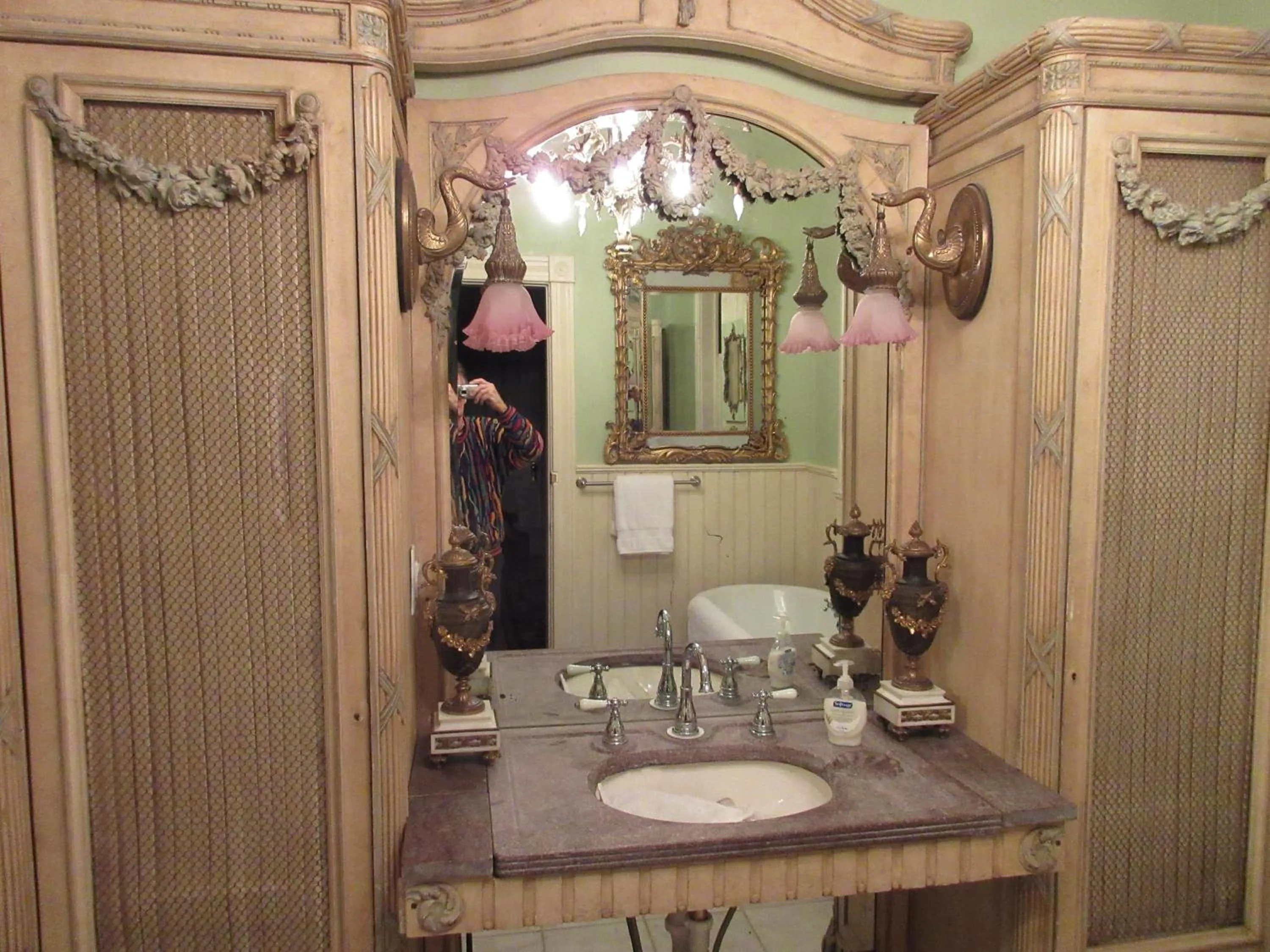 Bathroom in Johnstone Mansiion