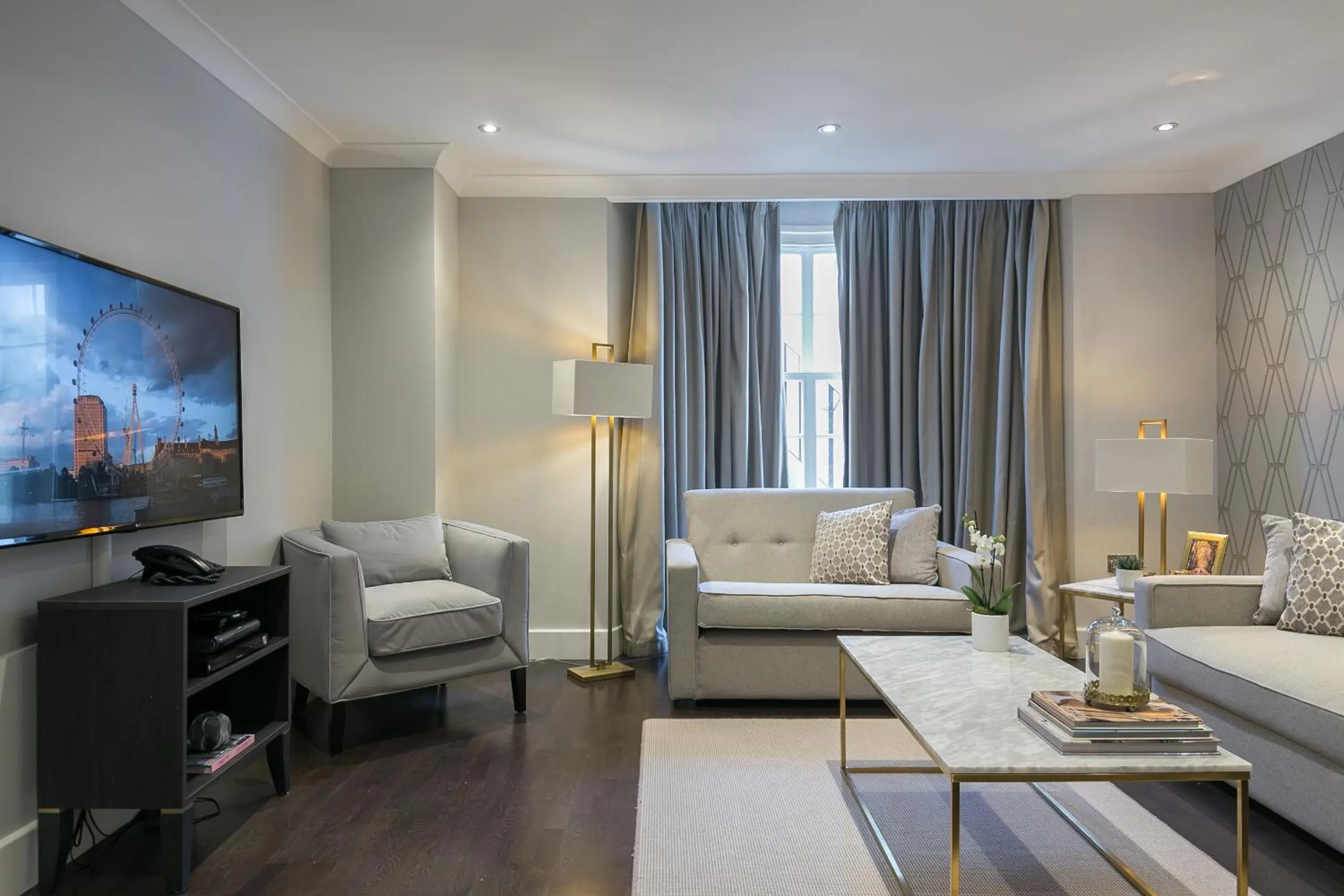 Communal lounge/ TV room in Chilworth Court