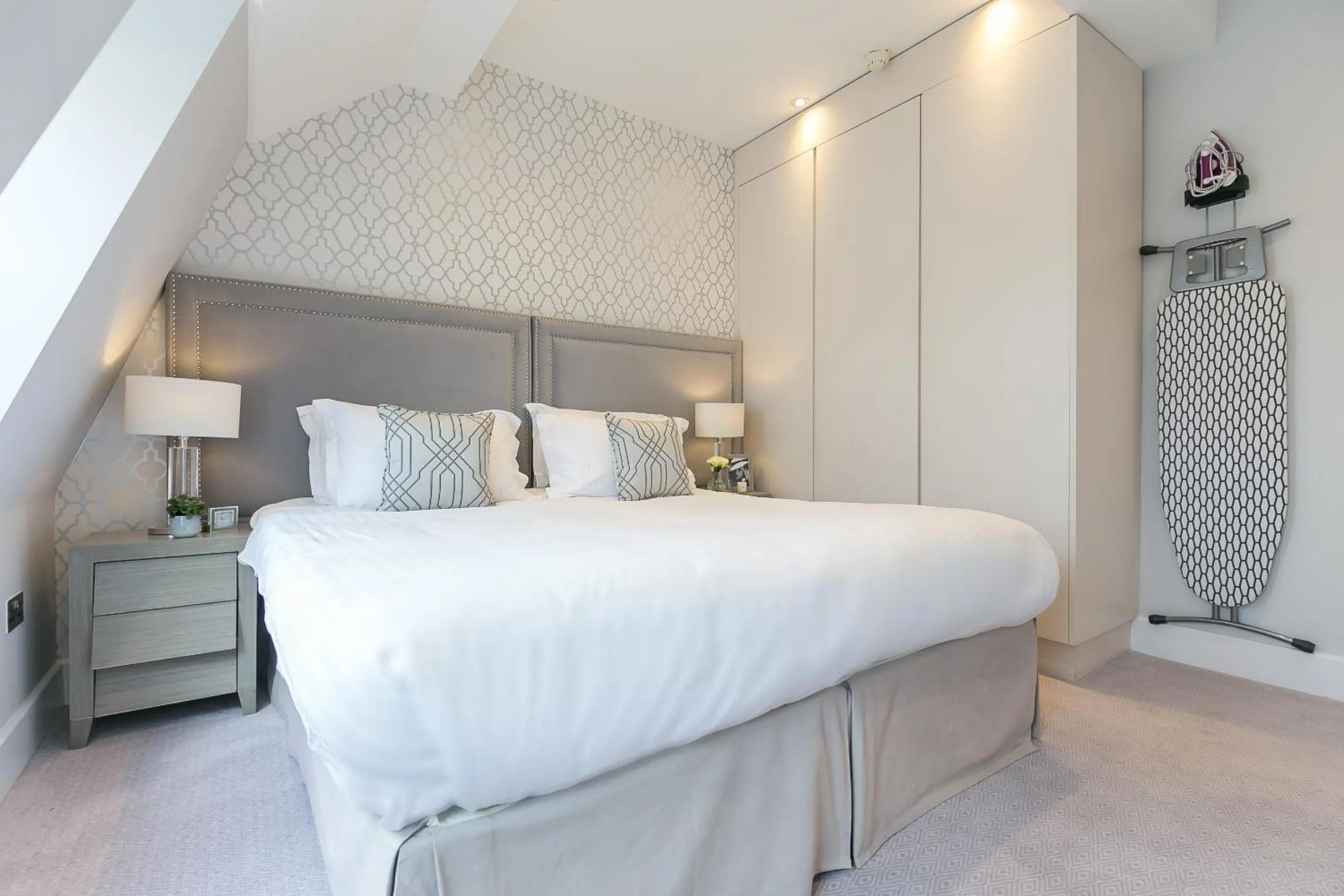 Bed in Chilworth Court