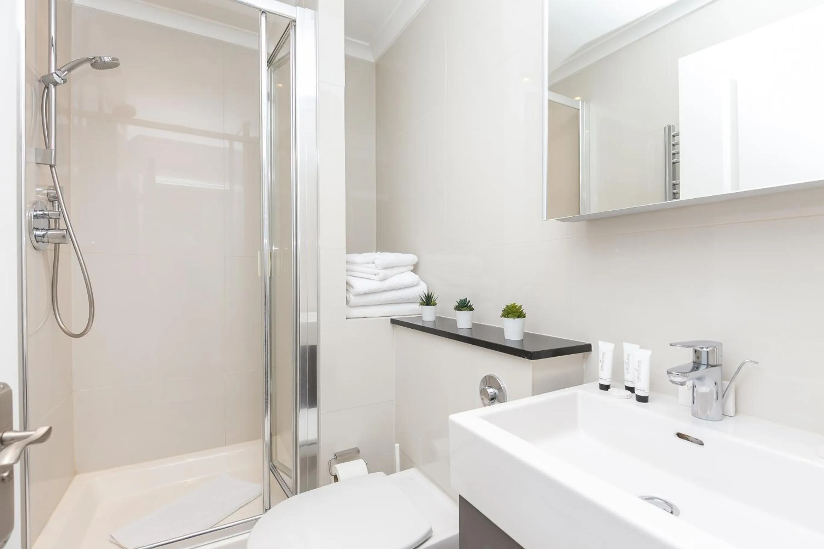 Shower in Chilworth Court