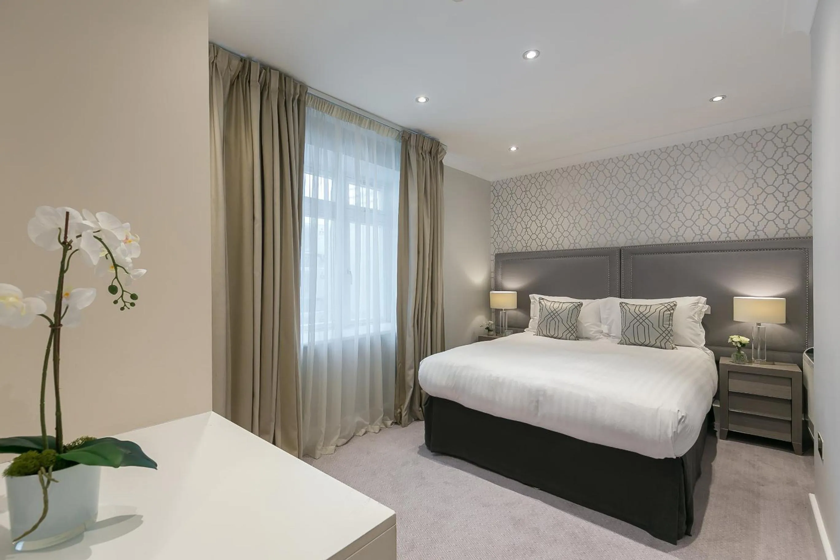 Bed in Chilworth Court