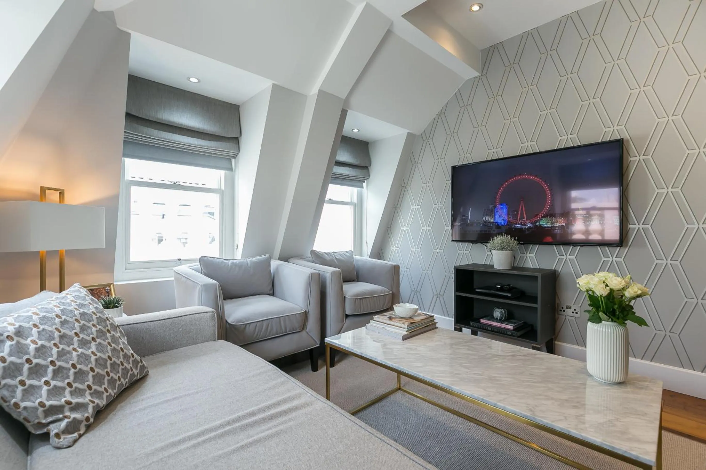 Communal lounge/ TV room in Chilworth Court