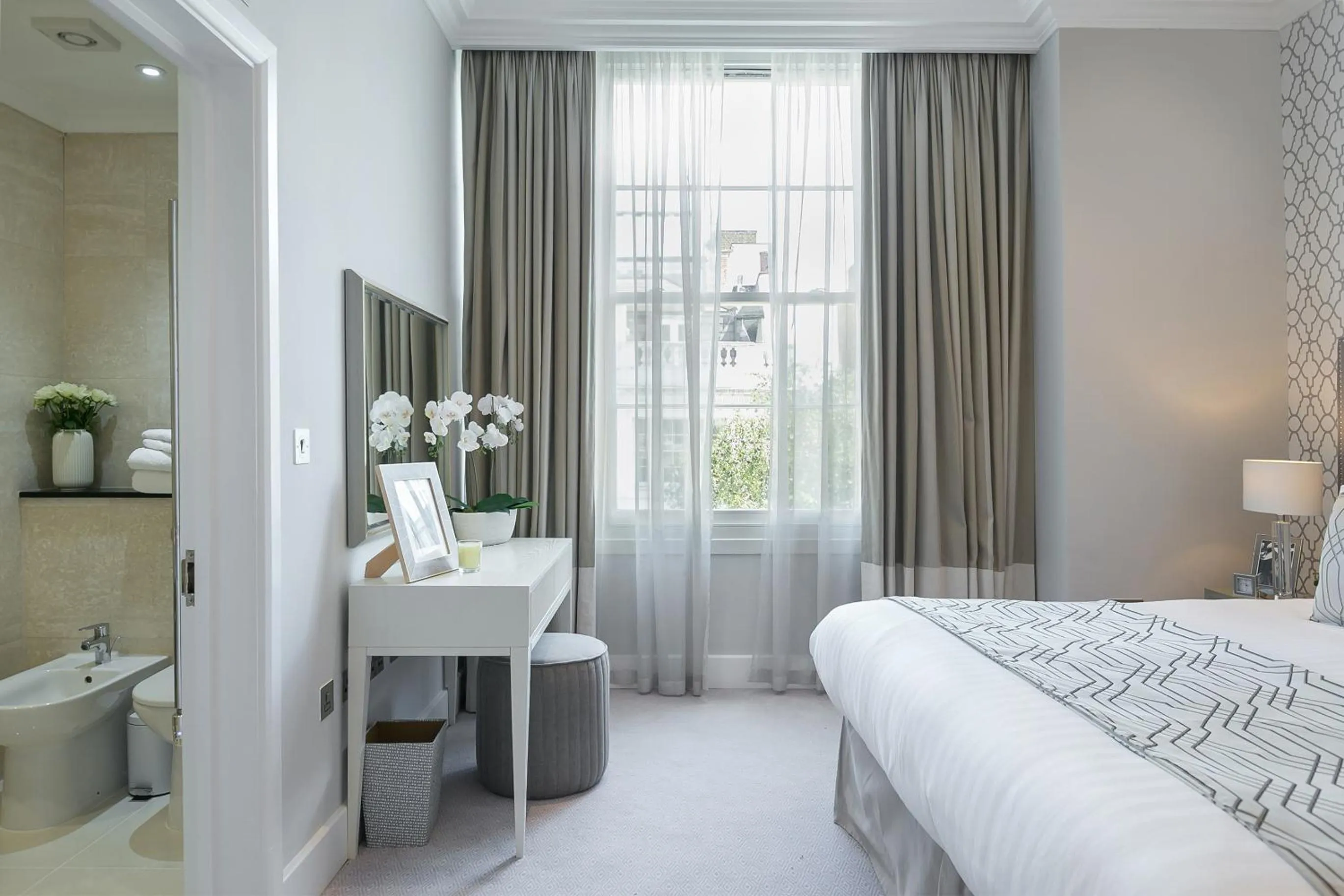 Bed in Chilworth Court