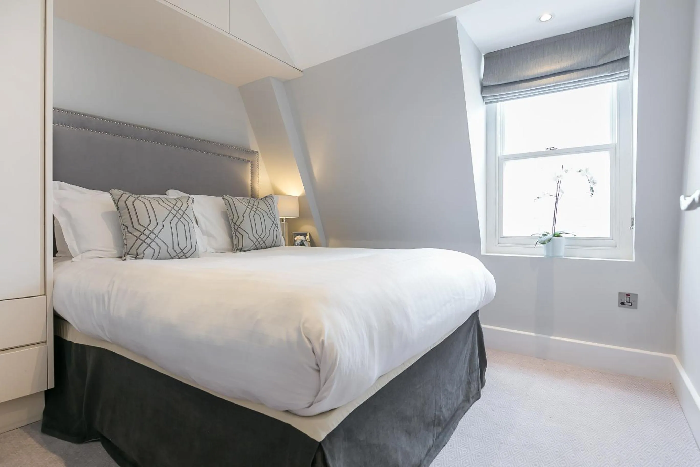 Bed in Chilworth Court