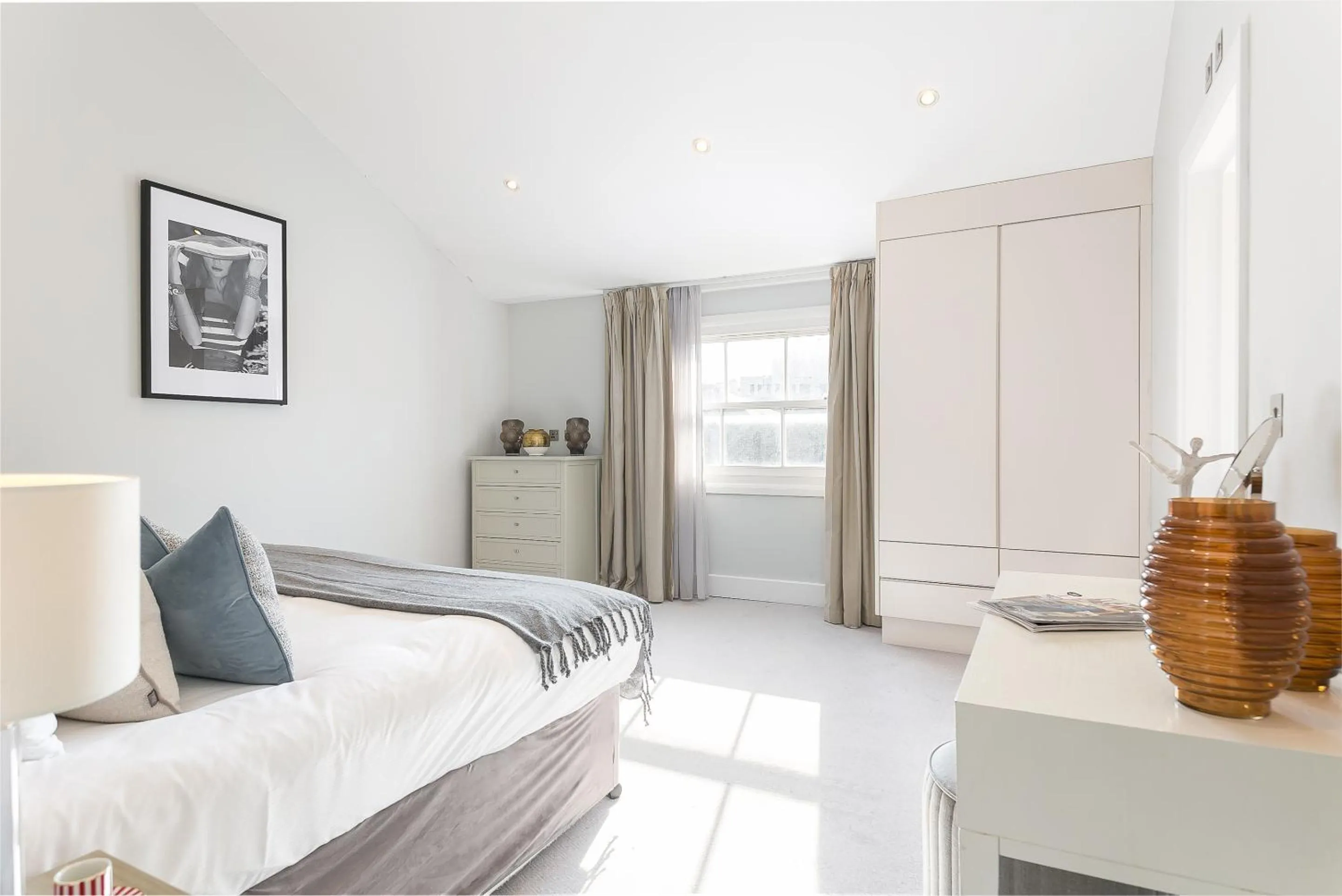 Bed in Chilworth Court