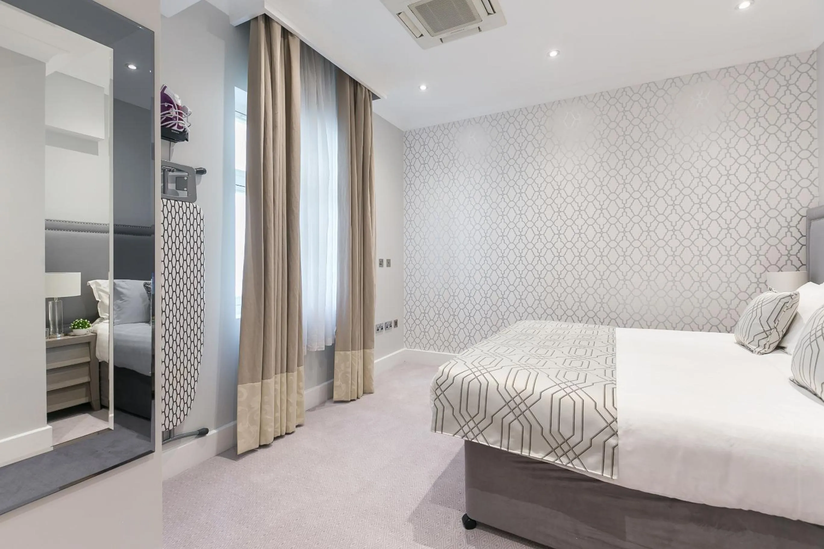 Bed in Chilworth Court