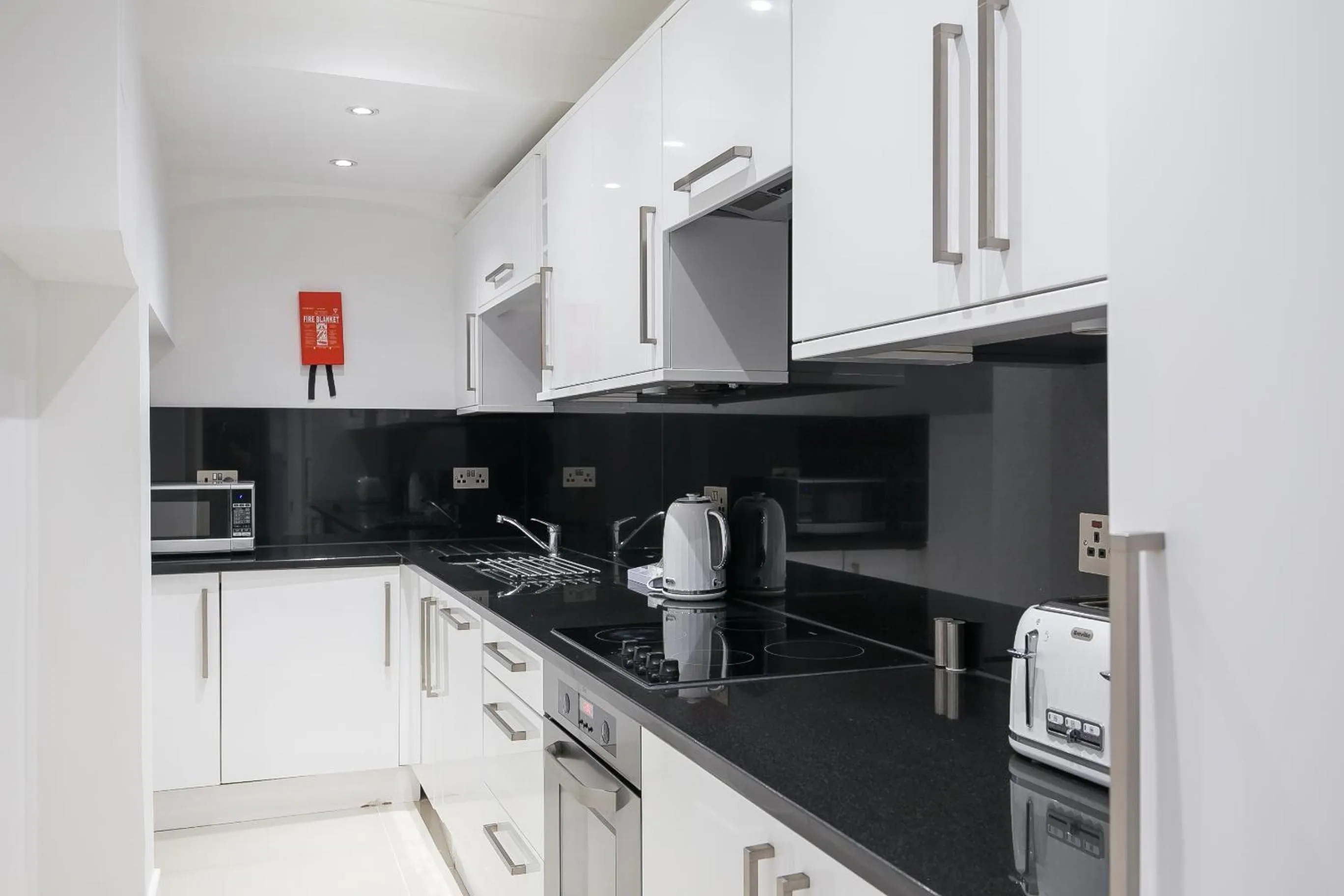 Coffee/tea facilities in Chilworth Court