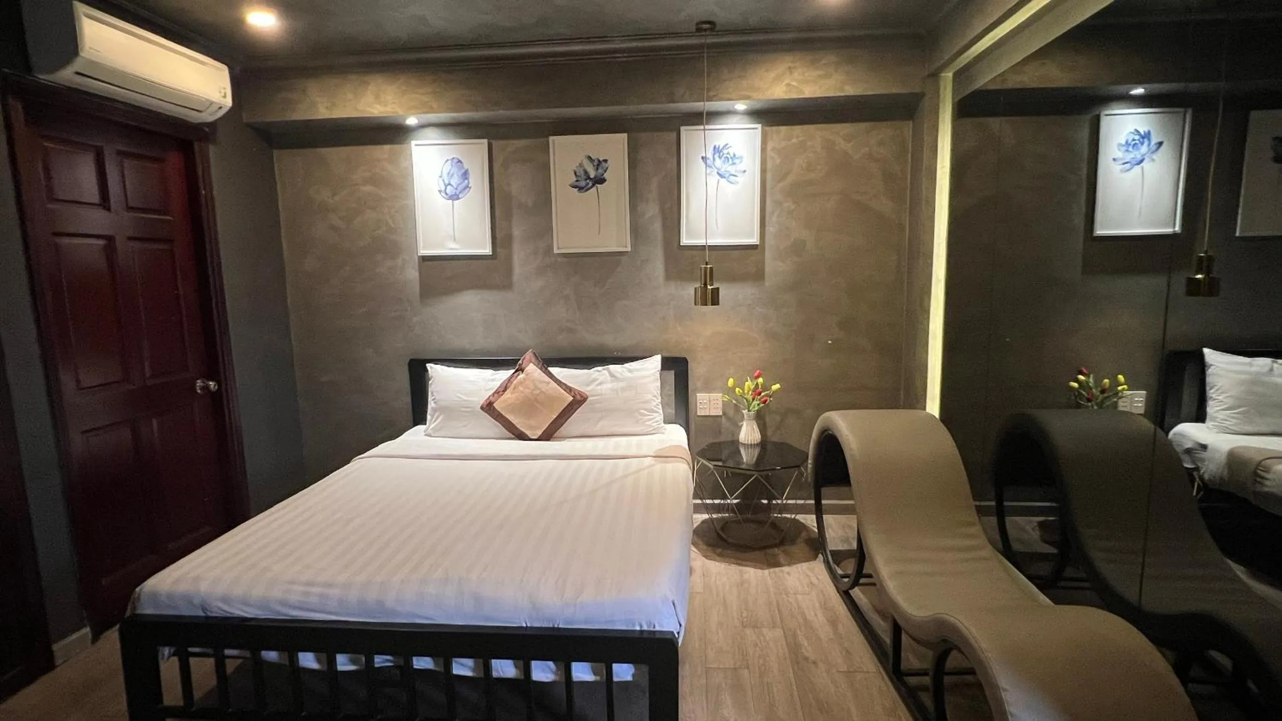 Bed in Happy Homes Ben Thanh Central