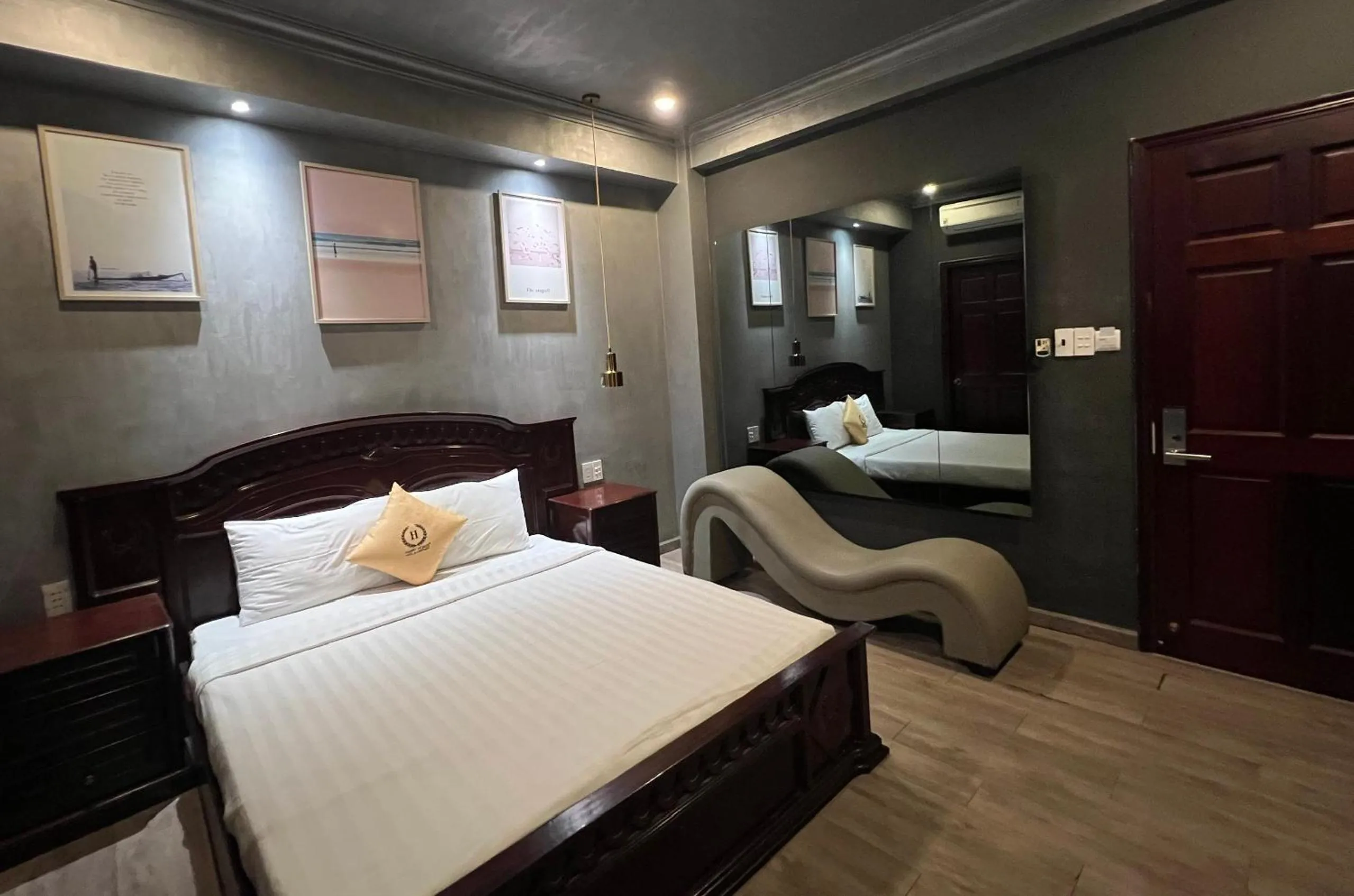 Bed in Happy Homes Ben Thanh Central