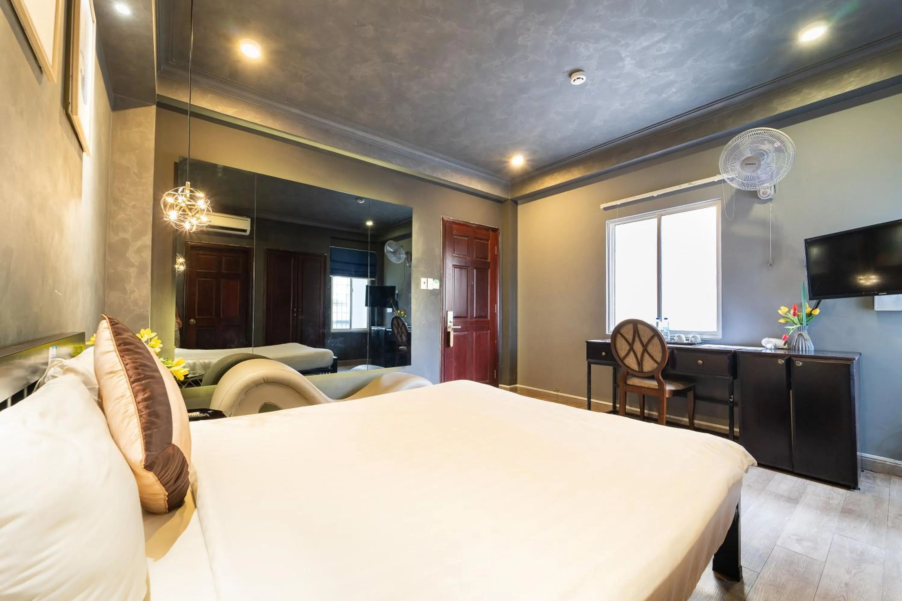 Photo of the whole room, Bed in Happy Homes Ben Thanh Central