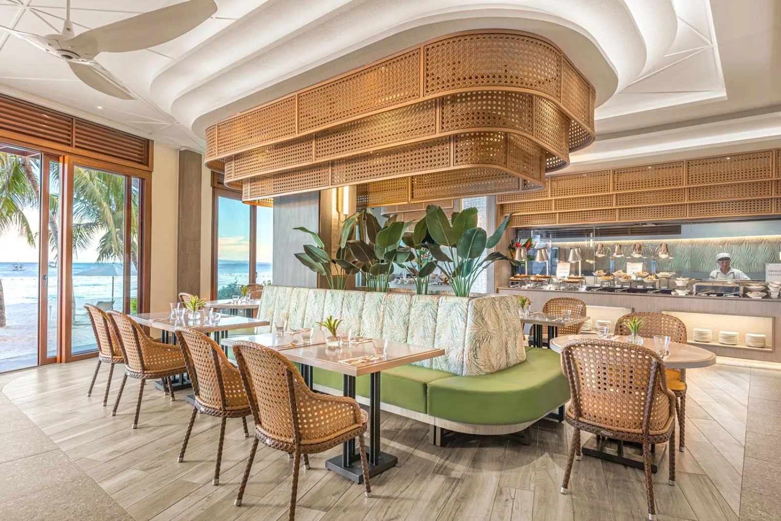 Restaurant/places to eat in Henann Premier Coast Resort