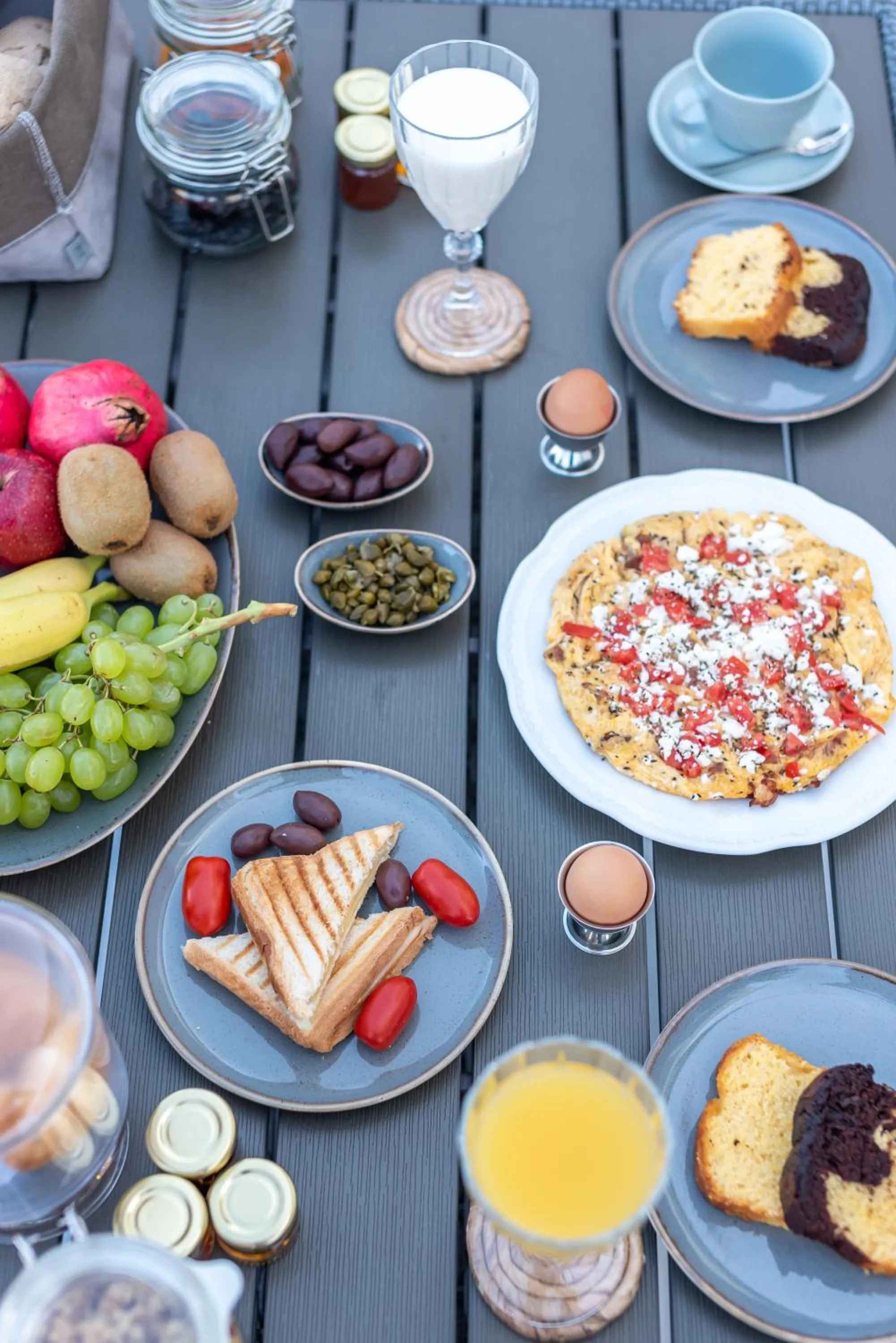 Breakfast in Acropolis Divine Apartments