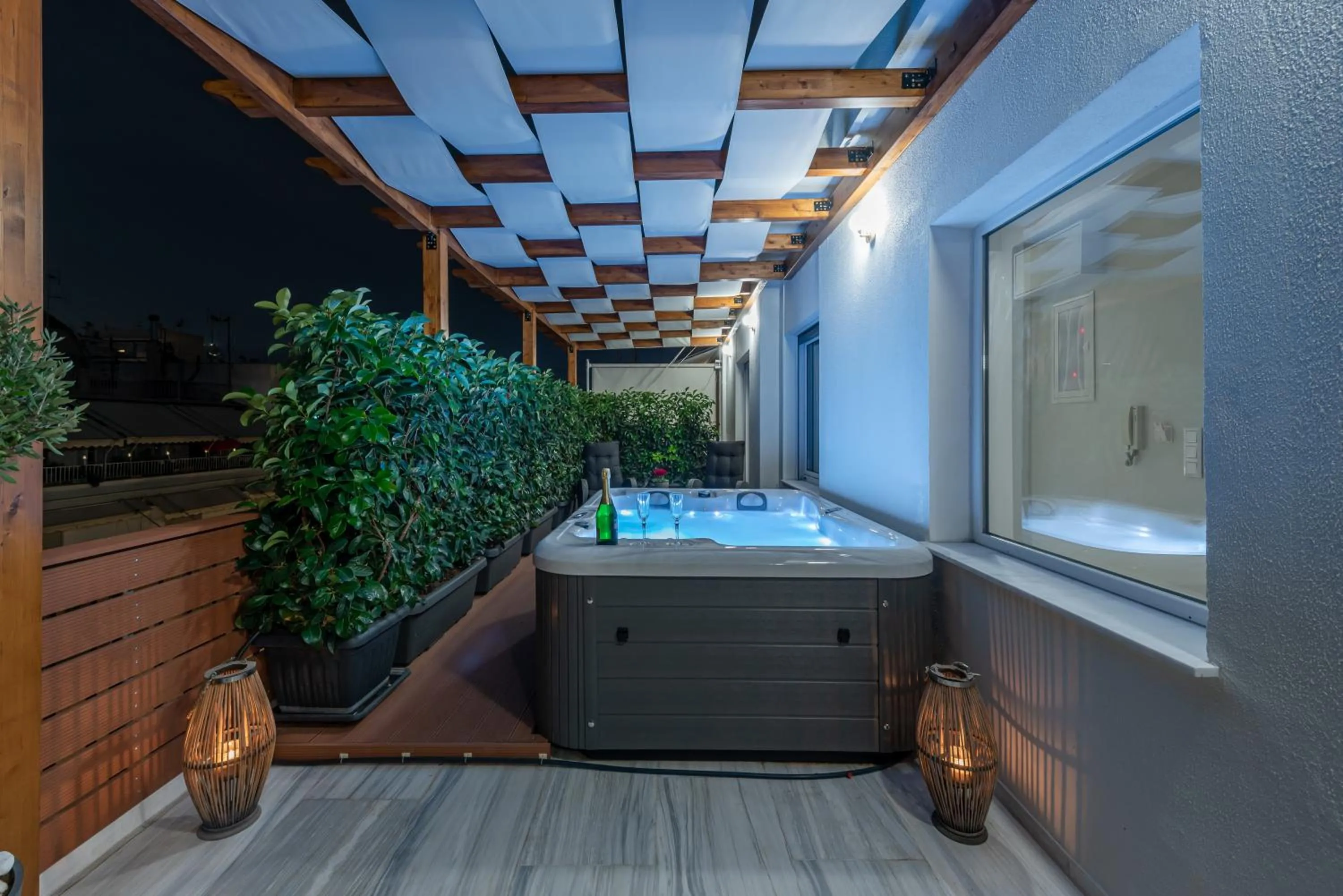 Hot Tub in Acropolis Divine Apartments