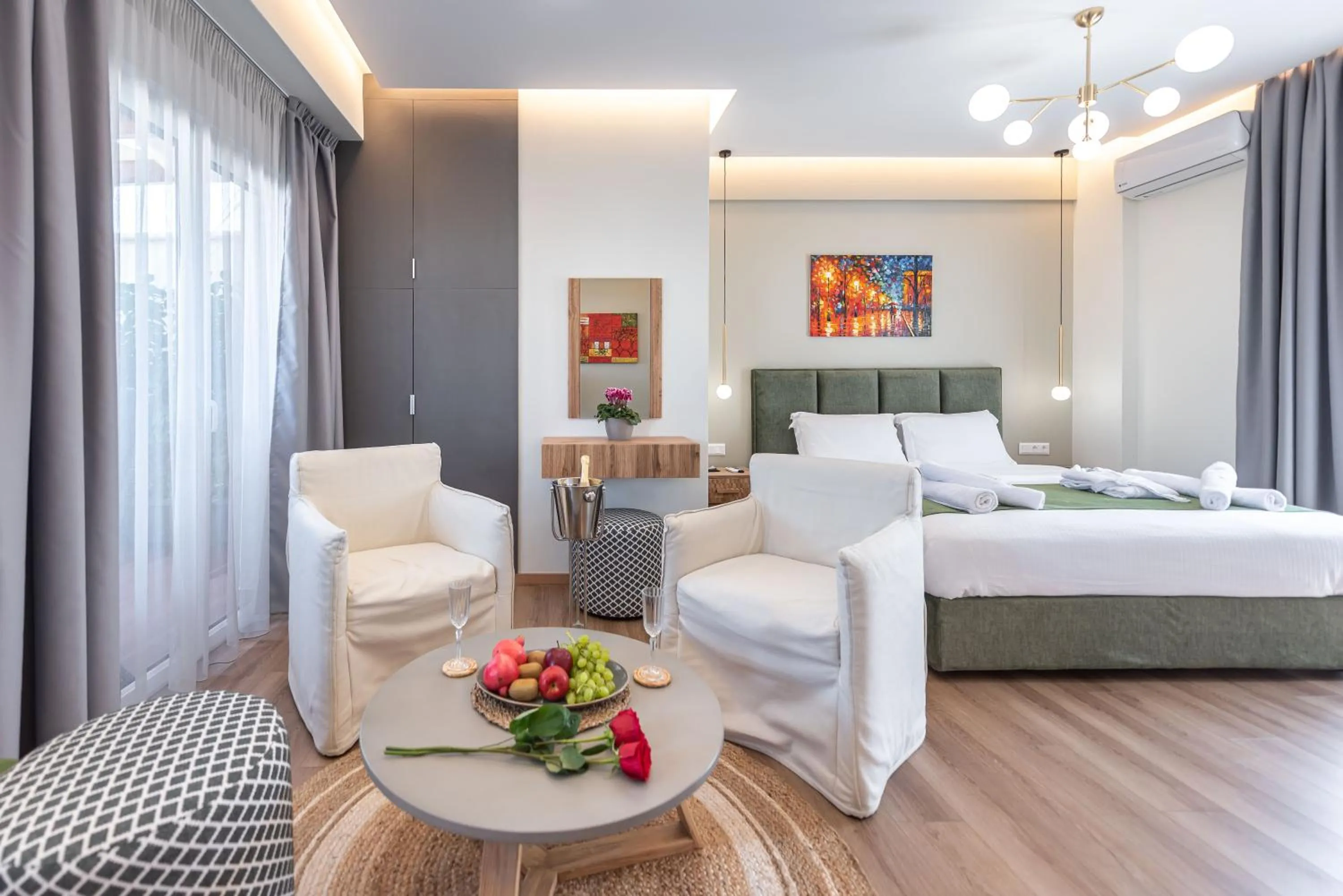 Bedroom, Bed in Acropolis Divine Apartments