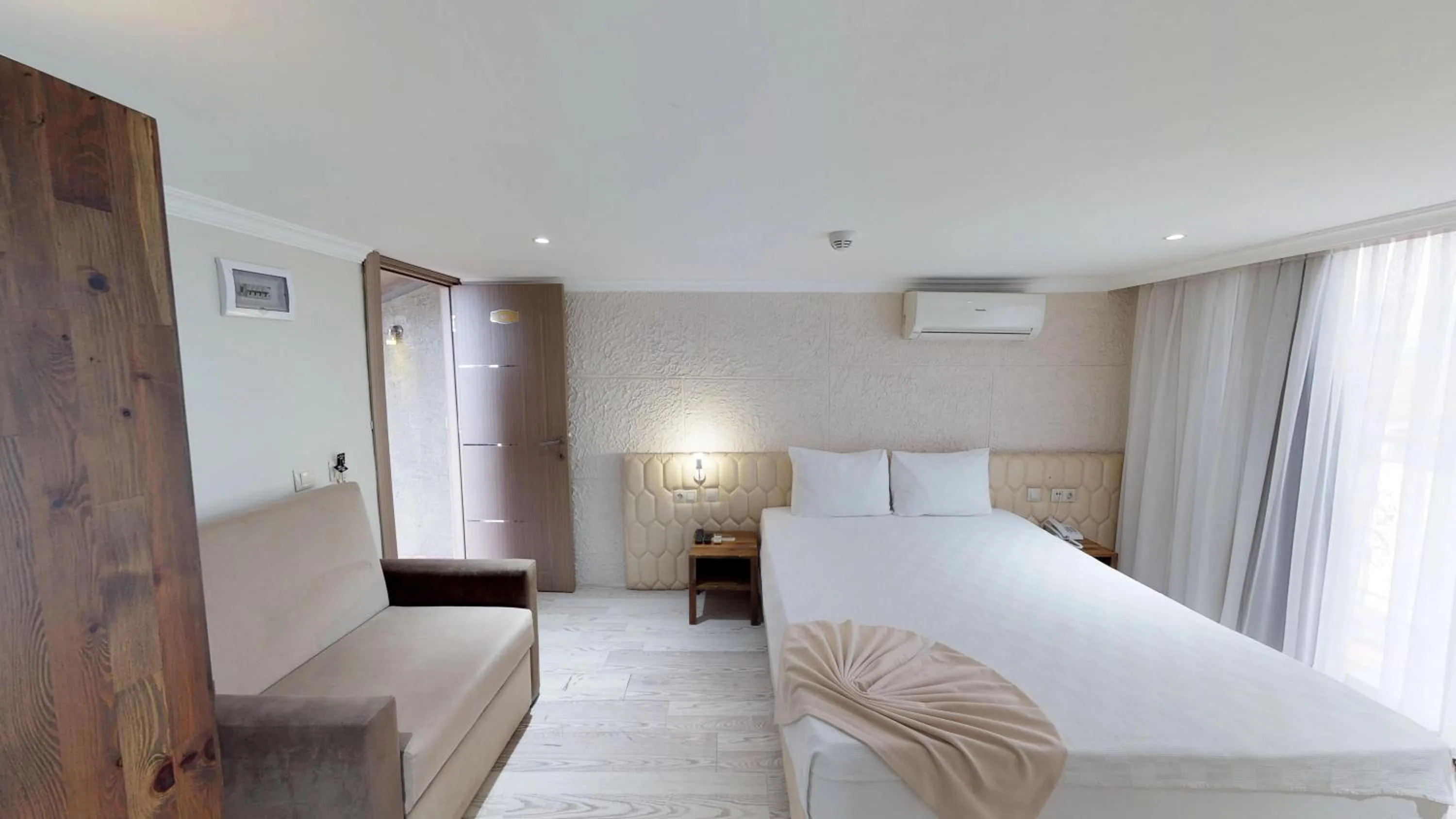 Bedroom, Bed in Patron Hotel