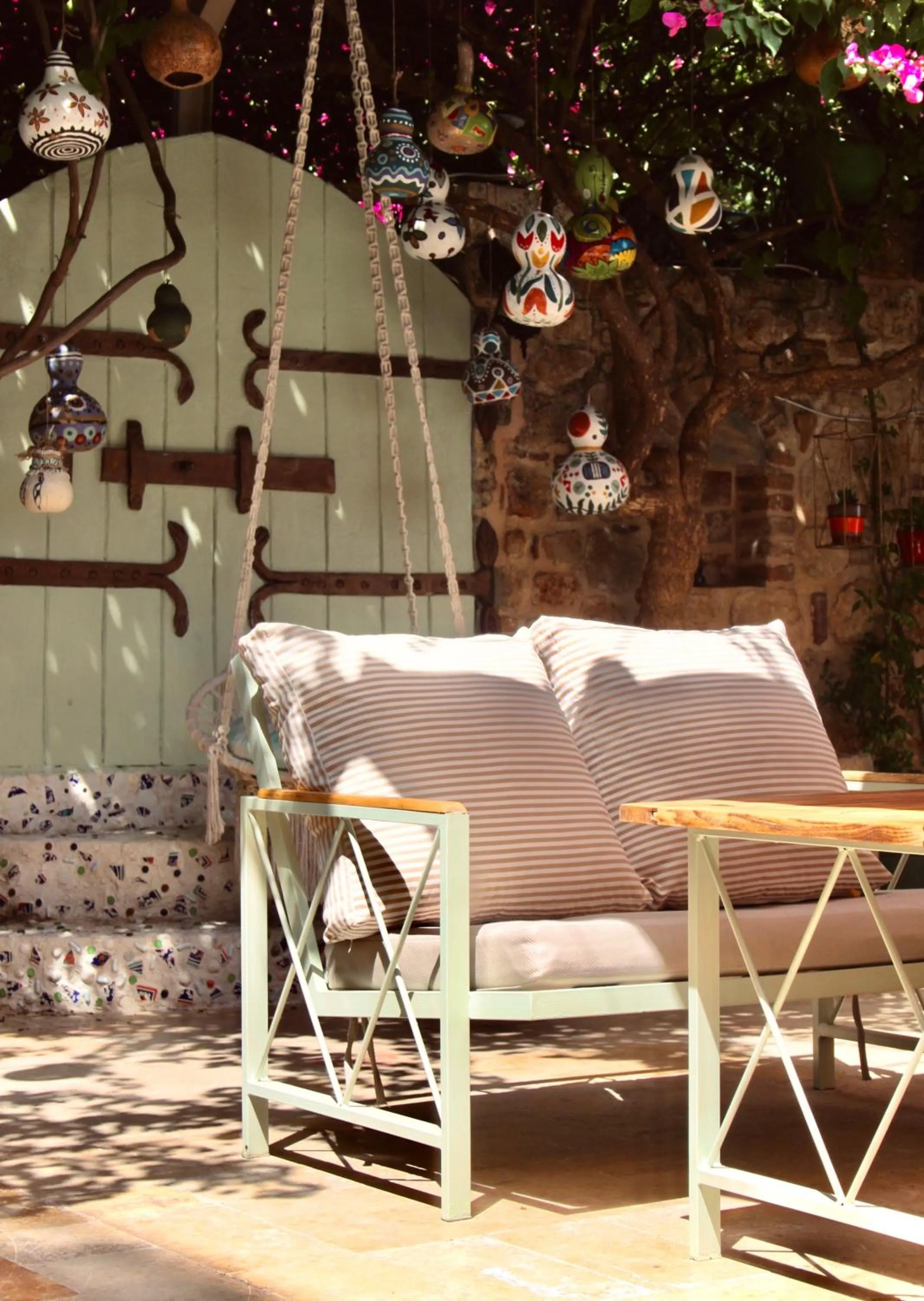 Restaurant/places to eat in Patron Hotel