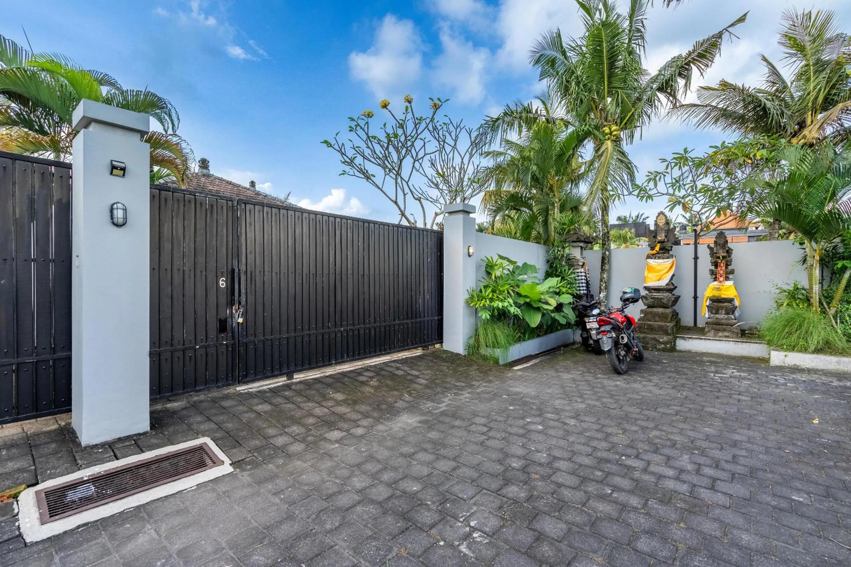 Facade/entrance in Ubud Residences 888 - Complex Private Villas with pools
