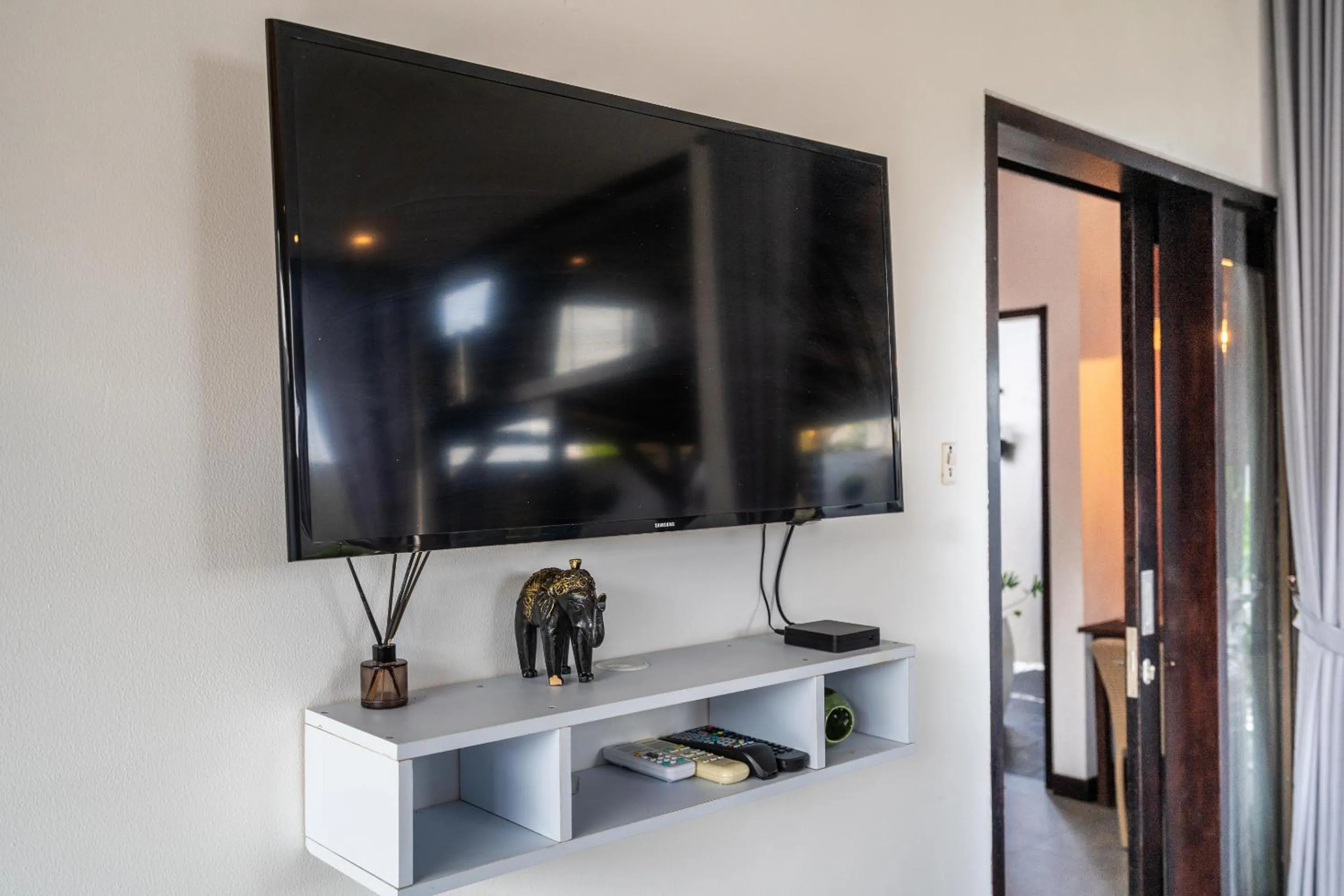 TV and multimedia in Ubud Residences 888 - Complex Private Villas with pools