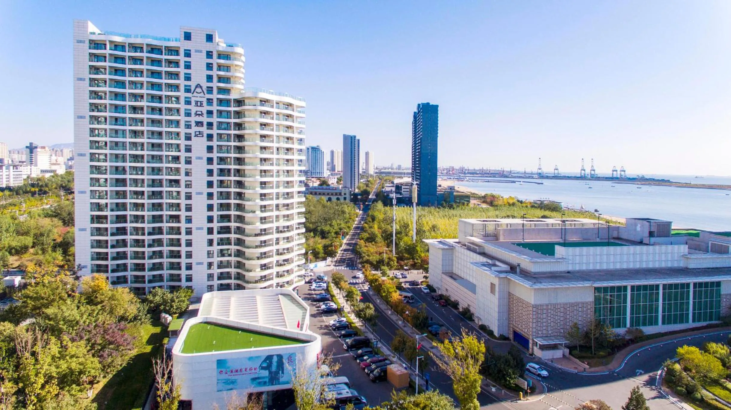Atour Hotel Qinhuangdao Xiangxi Sea