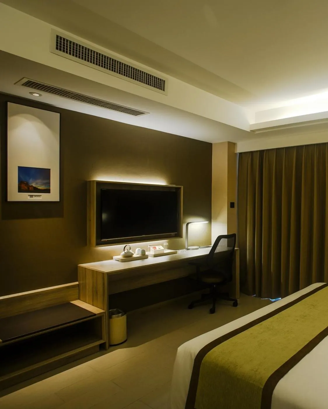 Atour Hotel Qinhuangdao Xiangxi Sea