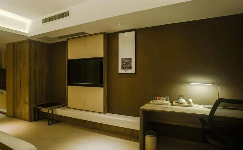 Atour Hotel Qinhuangdao Xiangxi Sea