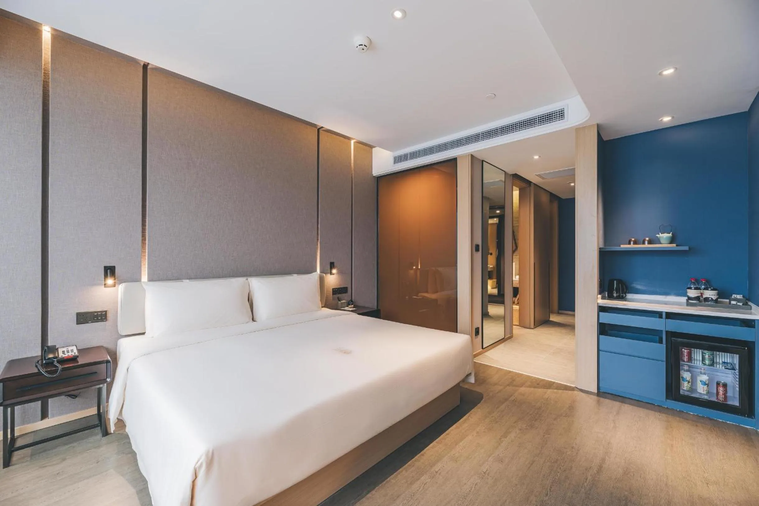 Photo of the whole room in Atour Hotel Shanghai Hongqiao International Exhibition Linkong Park