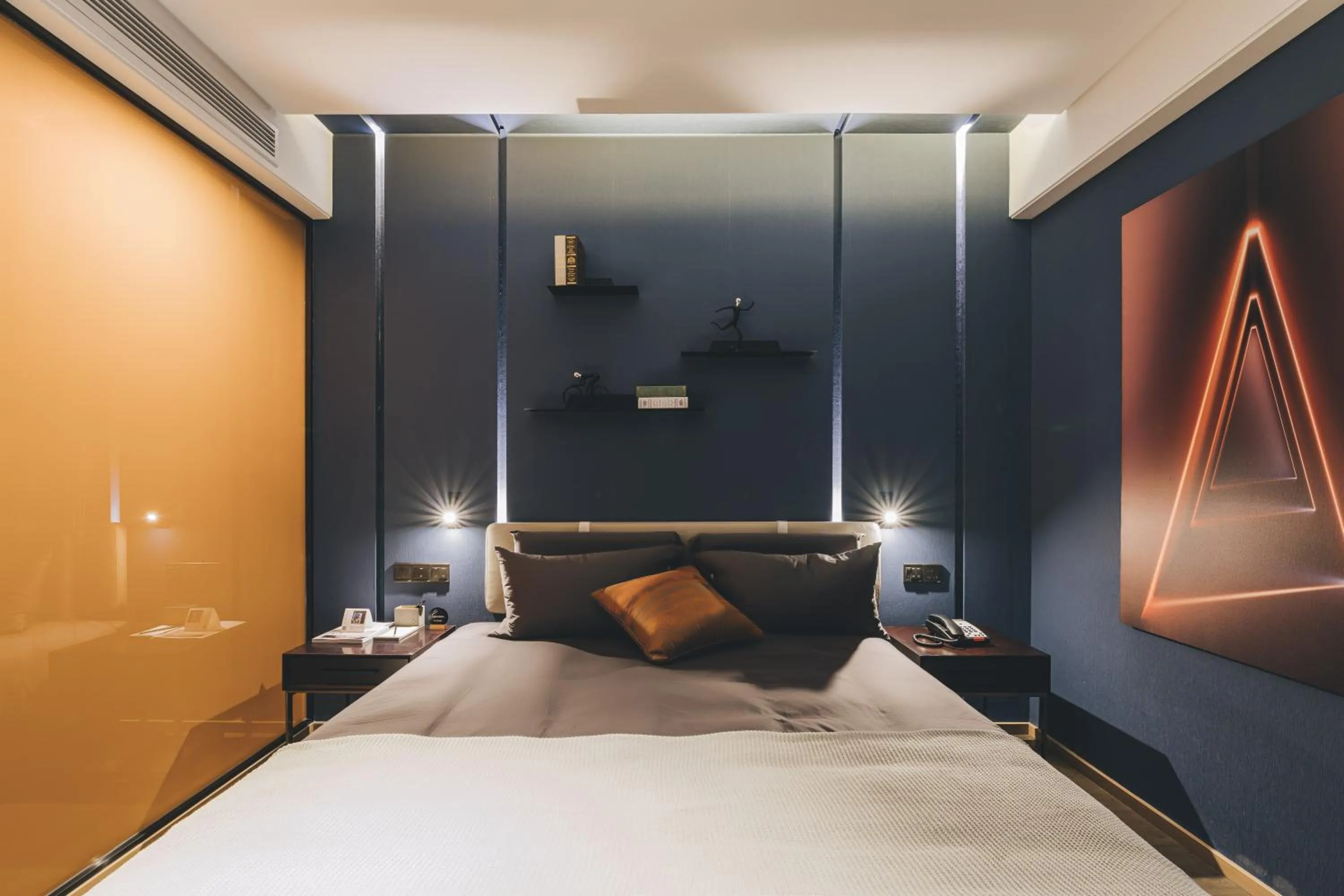 Bedroom in Atour Hotel Shanghai Hongqiao International Exhibition Linkong Park