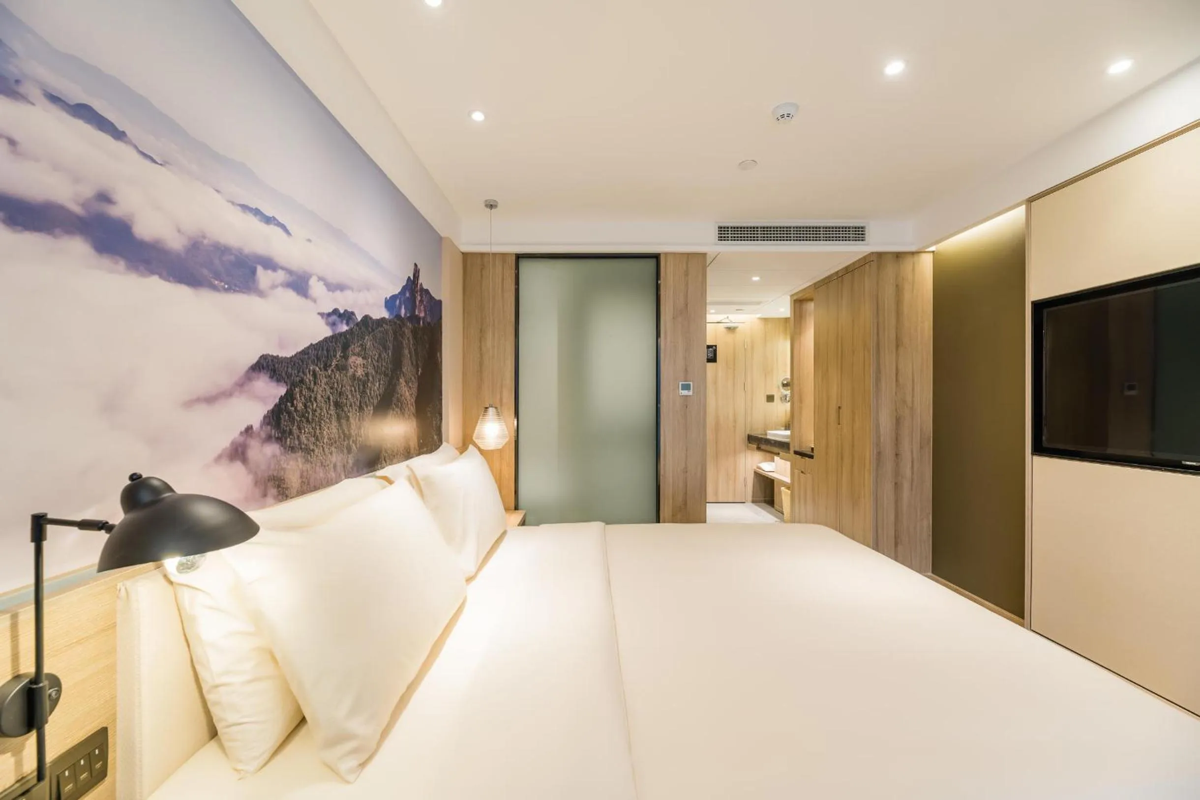 Bed in Atour Hotel Hangzhou West Lake Cultural Plaza Shangtang Road