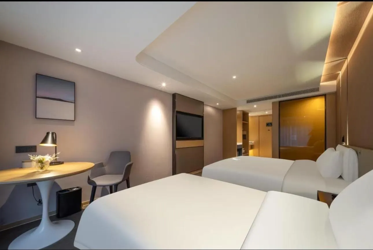 Bed in Atour Hotel Hangzhou Wulin Plaza Baochu Road