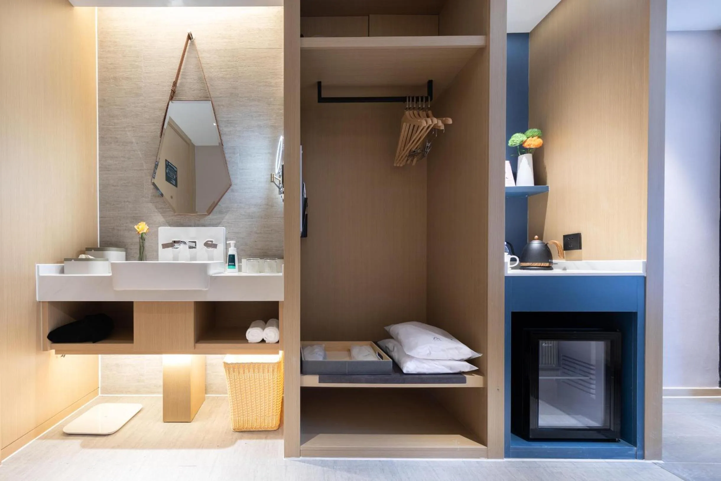 Atour Hotel Hangzhou Wulin Plaza Baochu Road