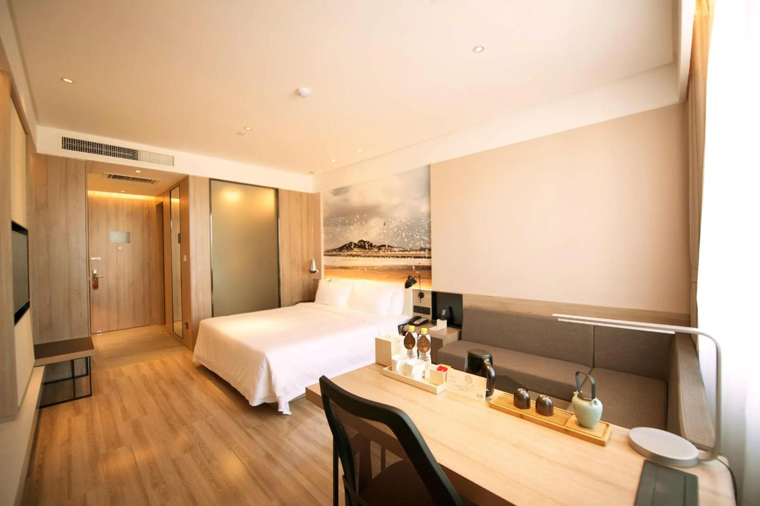 Bed in Atour Hotel Yantai South Station Yingchun Street