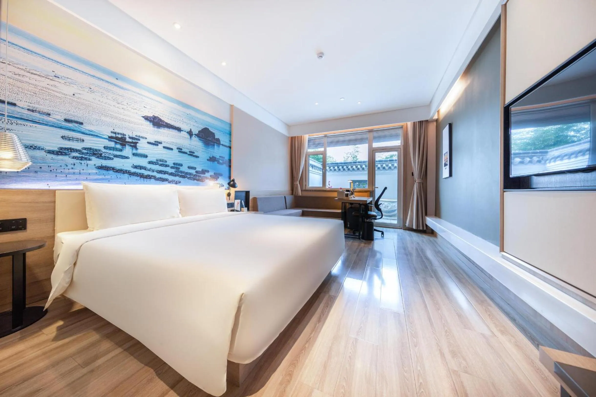 Bed in Atour Hotel Yantai South Station Yingchun Street