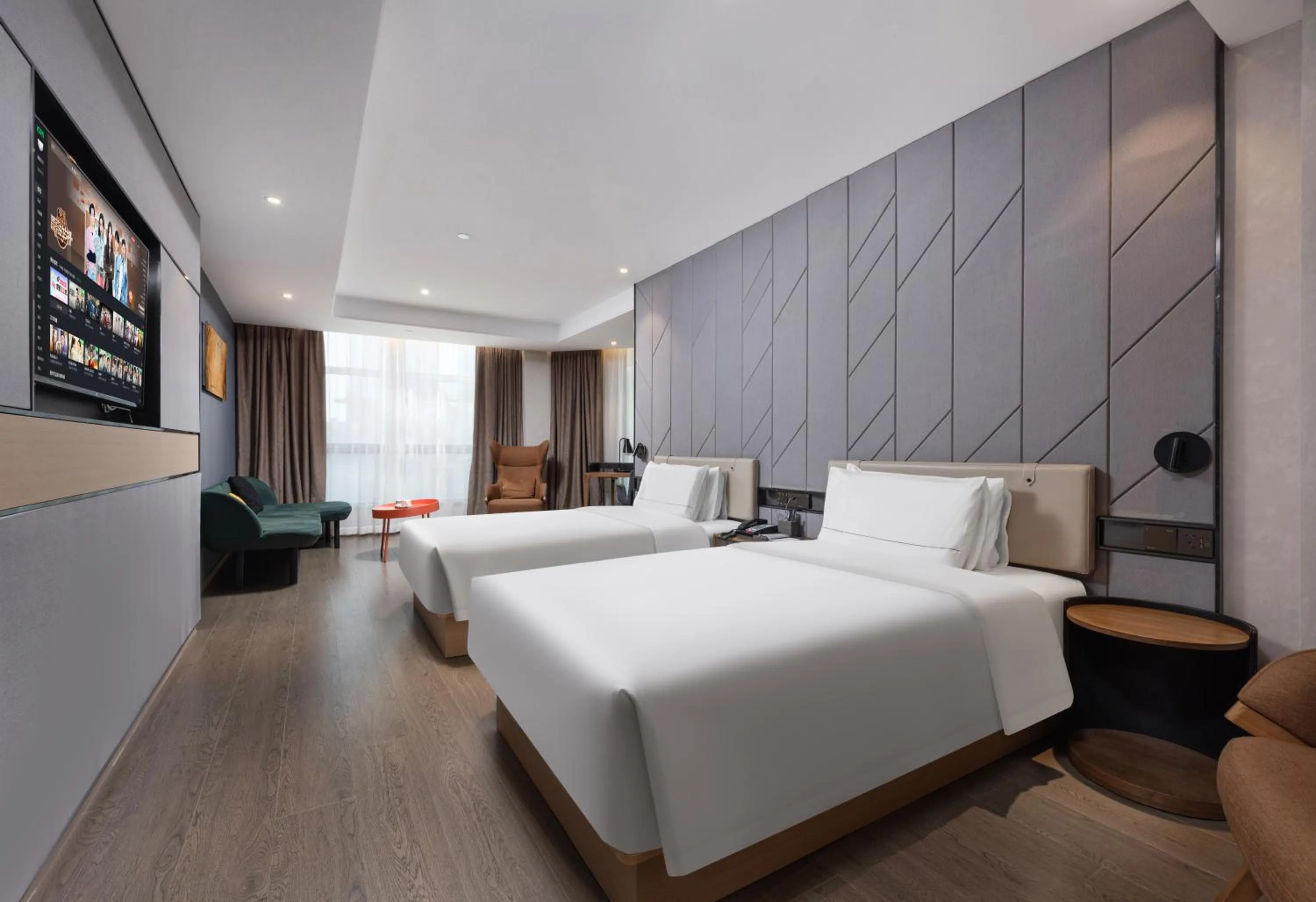 Photo of the whole room, Bed in Atour Hotel Gangding Metro Station Taikoo Hui Tianhe Guangzhou