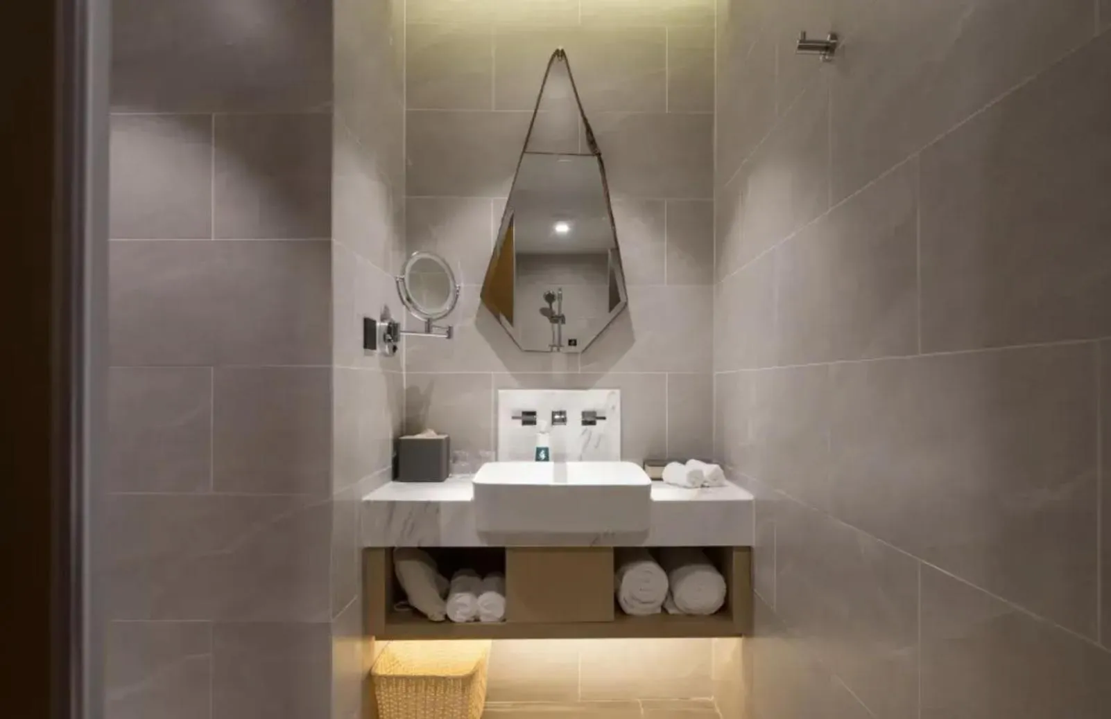 Bathroom in Atour Hotel Gangding Metro Station Taikoo Hui Tianhe Guangzhou