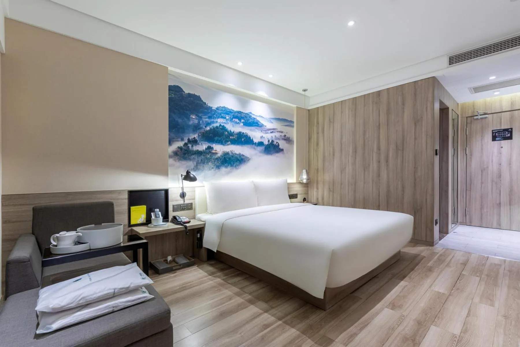 Atour Hotel Chongqing Liziba Lianglukou Subway Station