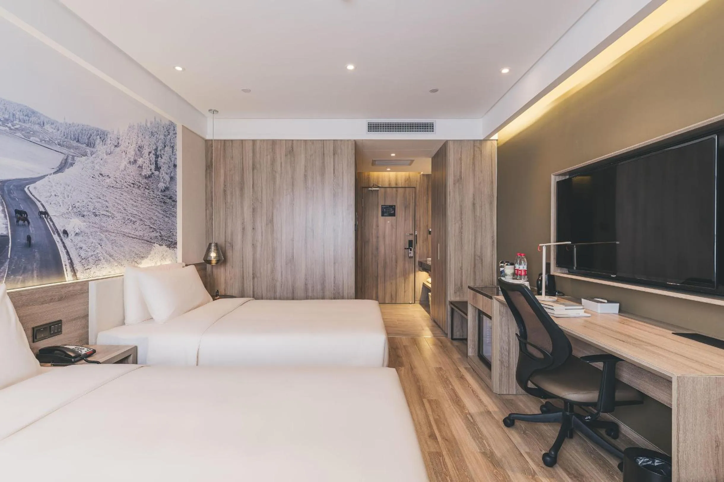 Atour Hotel Chongqing Liziba Lianglukou Subway Station