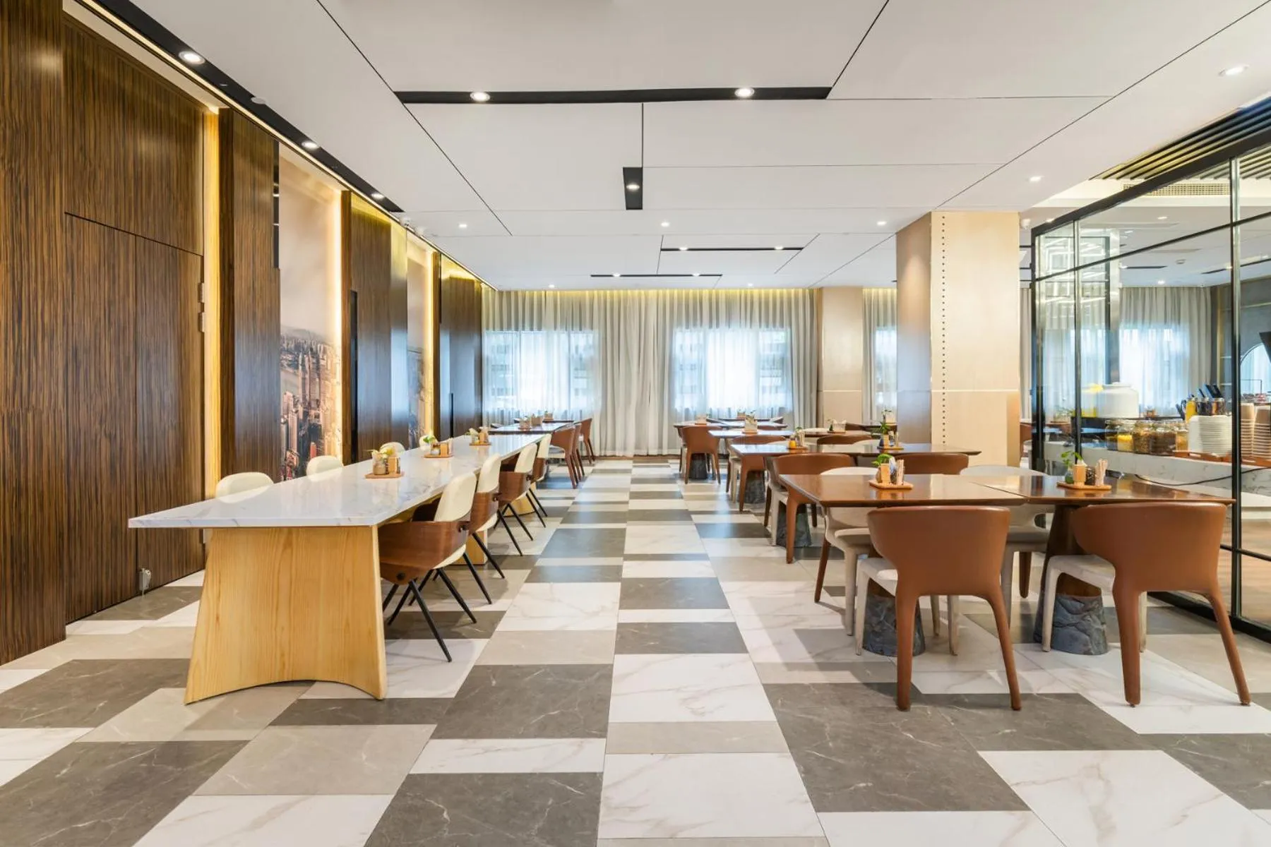 Restaurant/places to eat in Atour Hotel Chongqing Liziba Lianglukou Subway Station