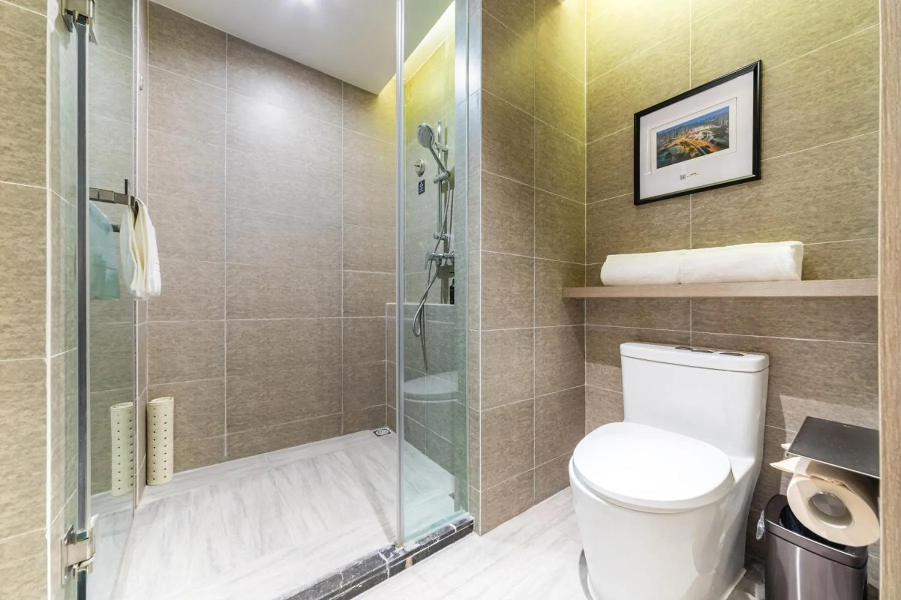 Atour Hotel Chongqing Liziba Lianglukou Subway Station